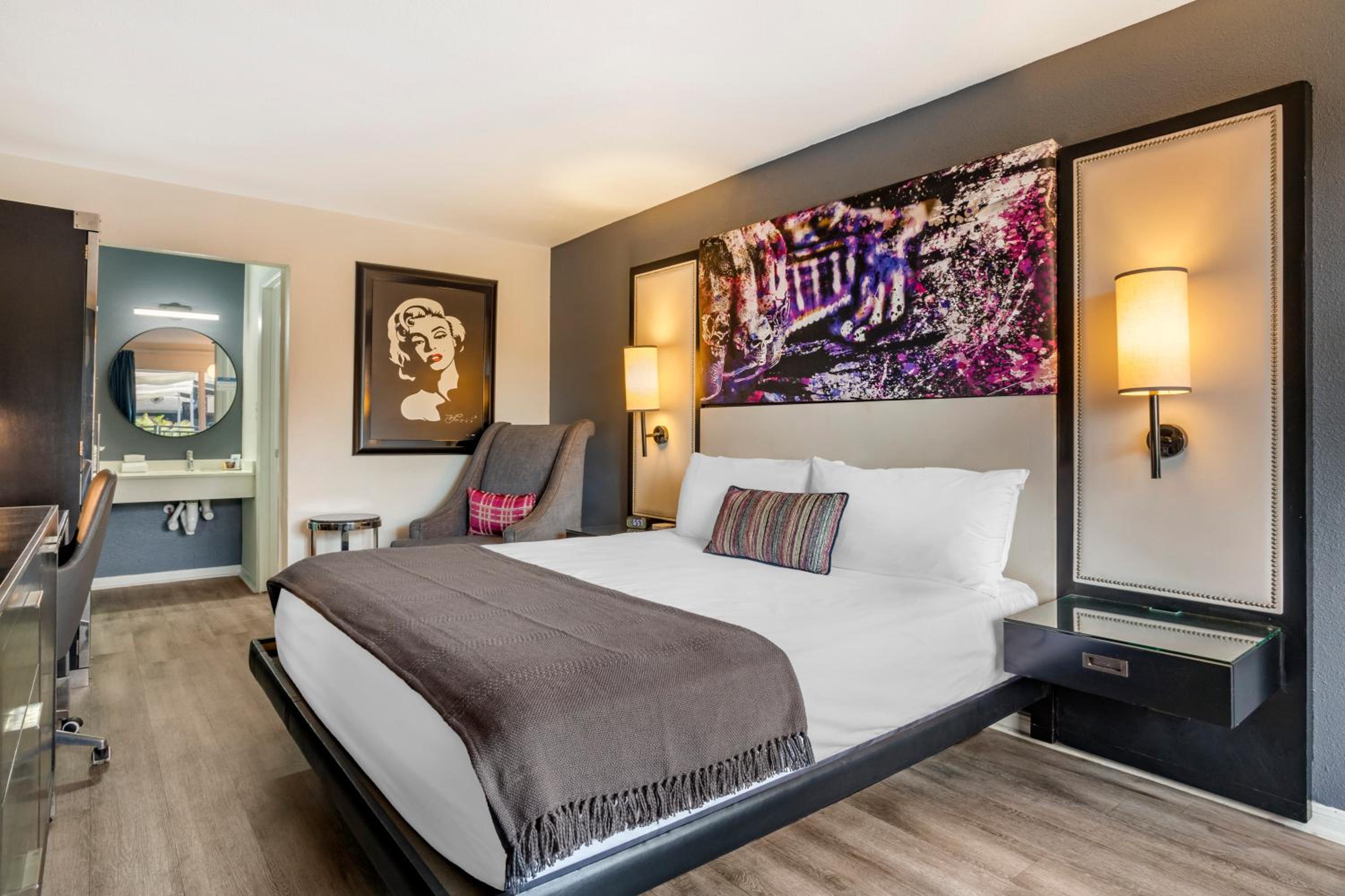 King Room - Courtyard View - Photo 1