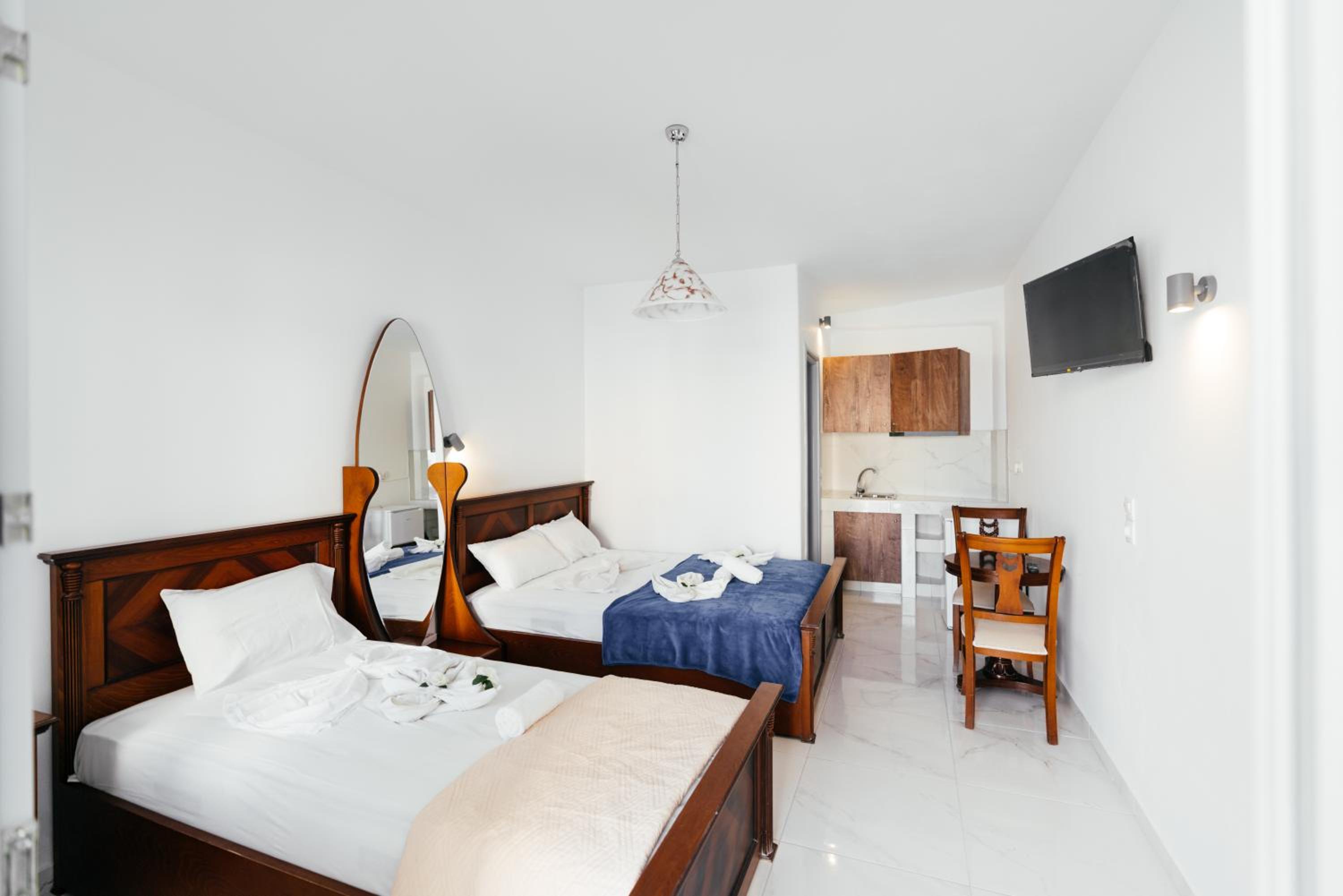 Triple Room with Pool View