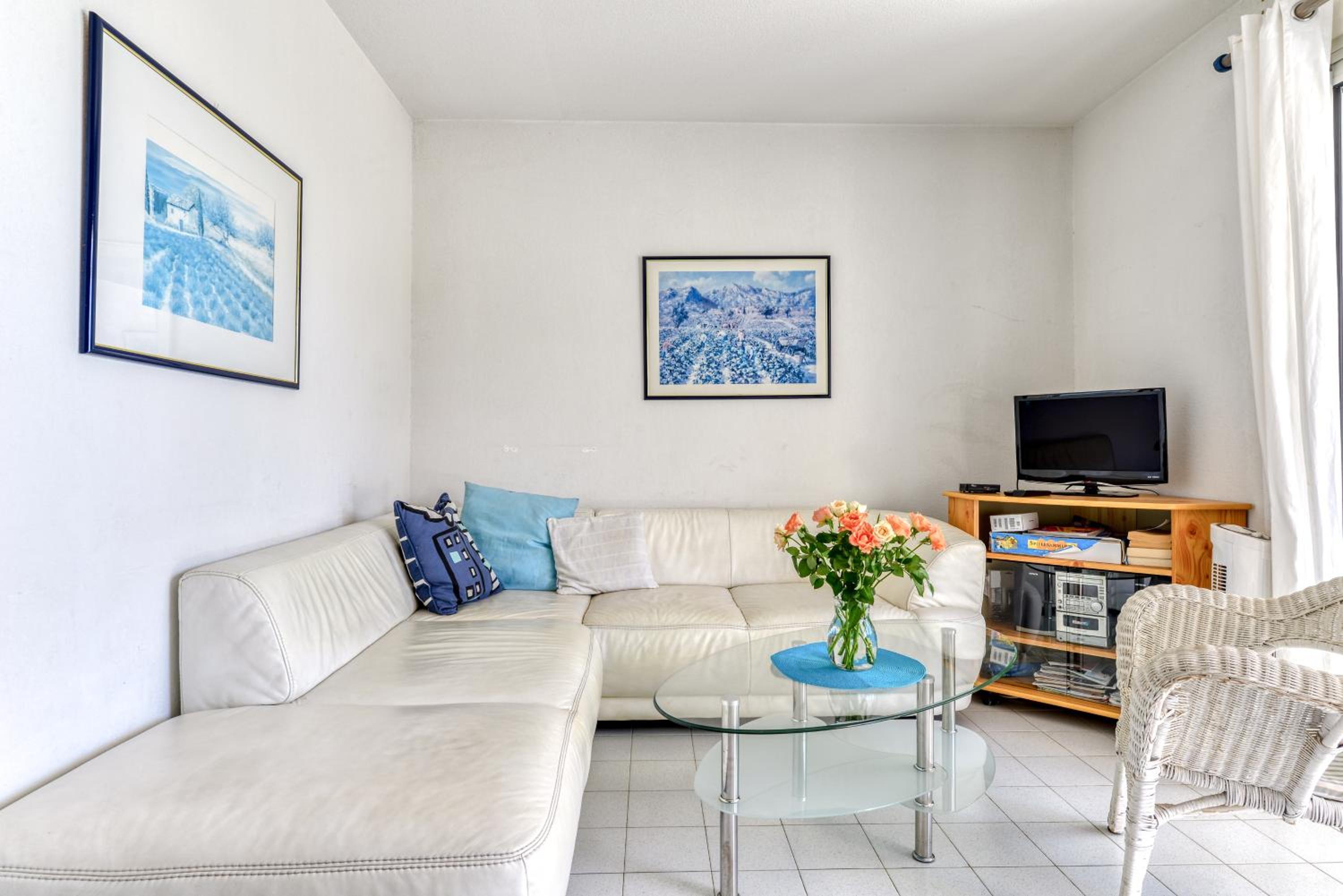 Studio Apartment with Sea View photo 2