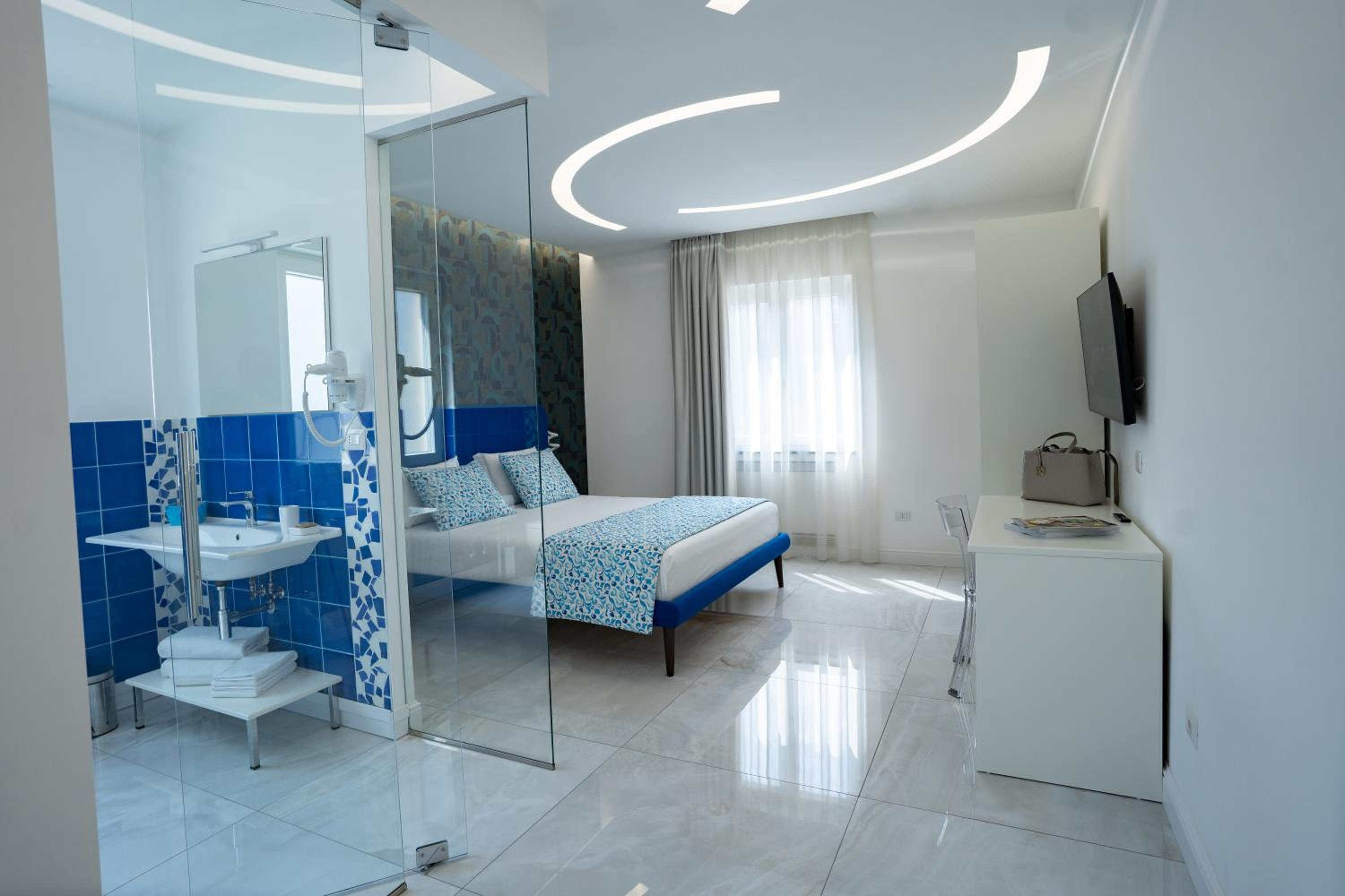 Deluxe Double Room photo 3