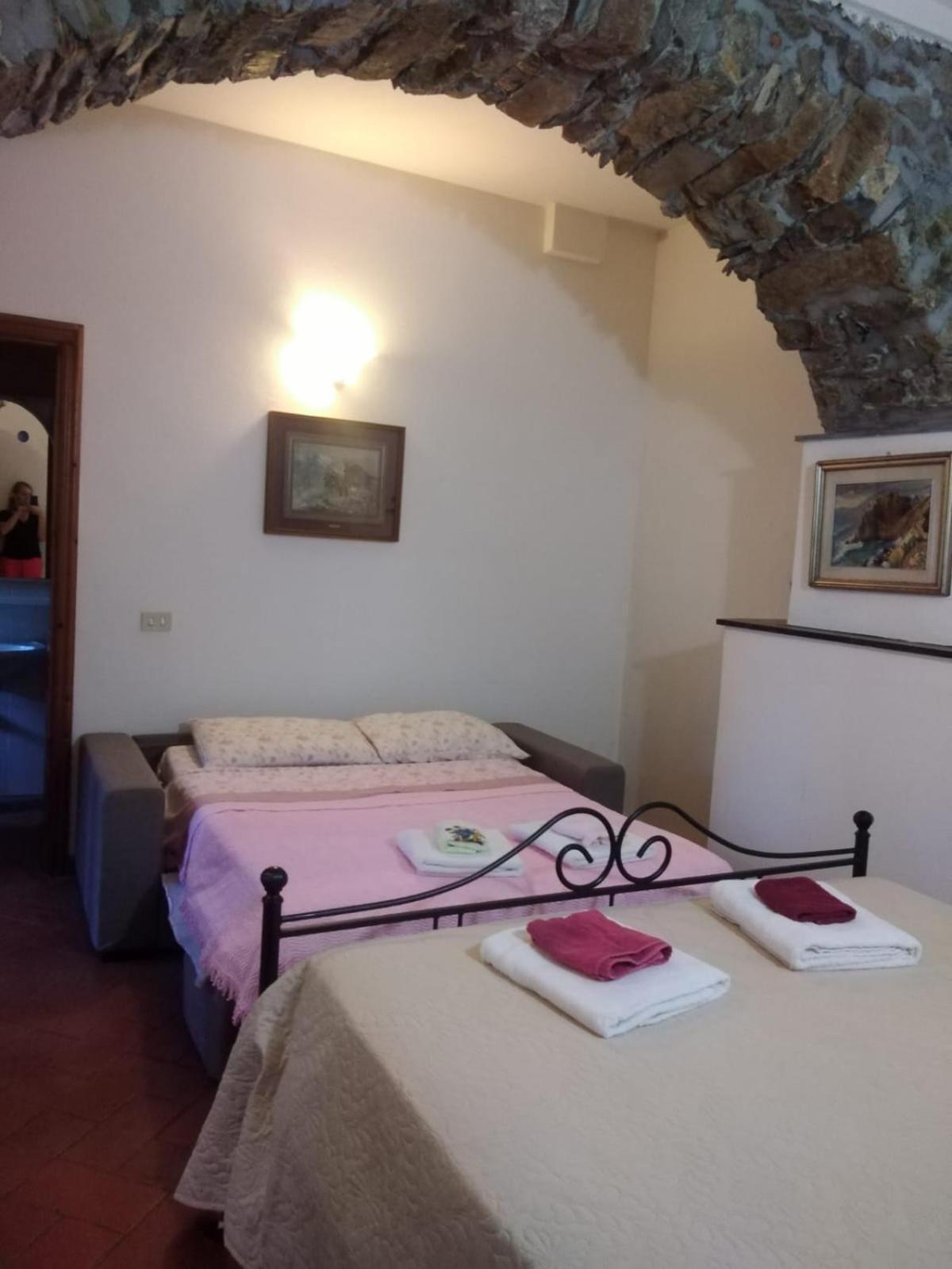 One-Bedroom Apartment - Photo 7