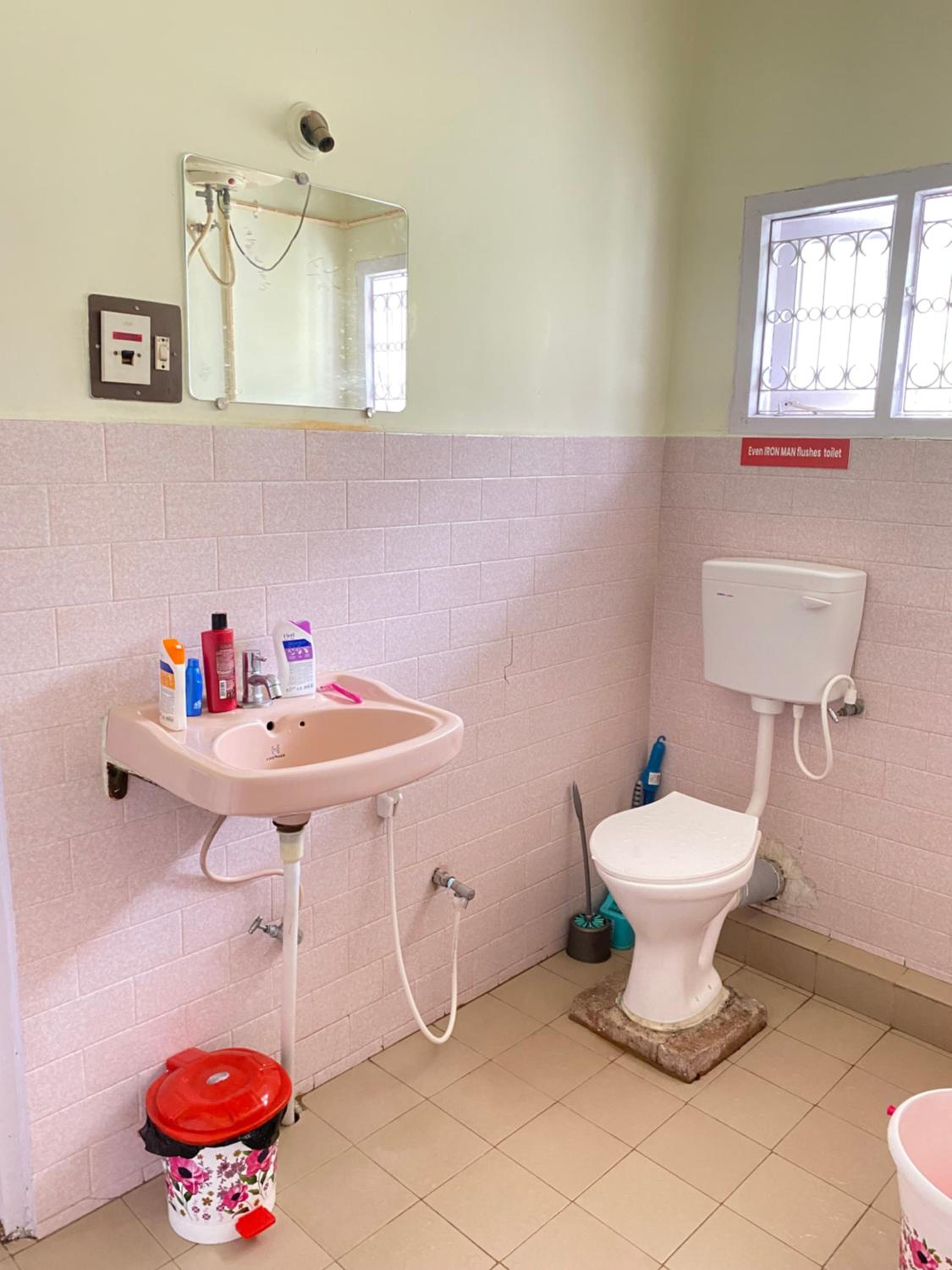 6-Bed Female Dormitory Room photo 2