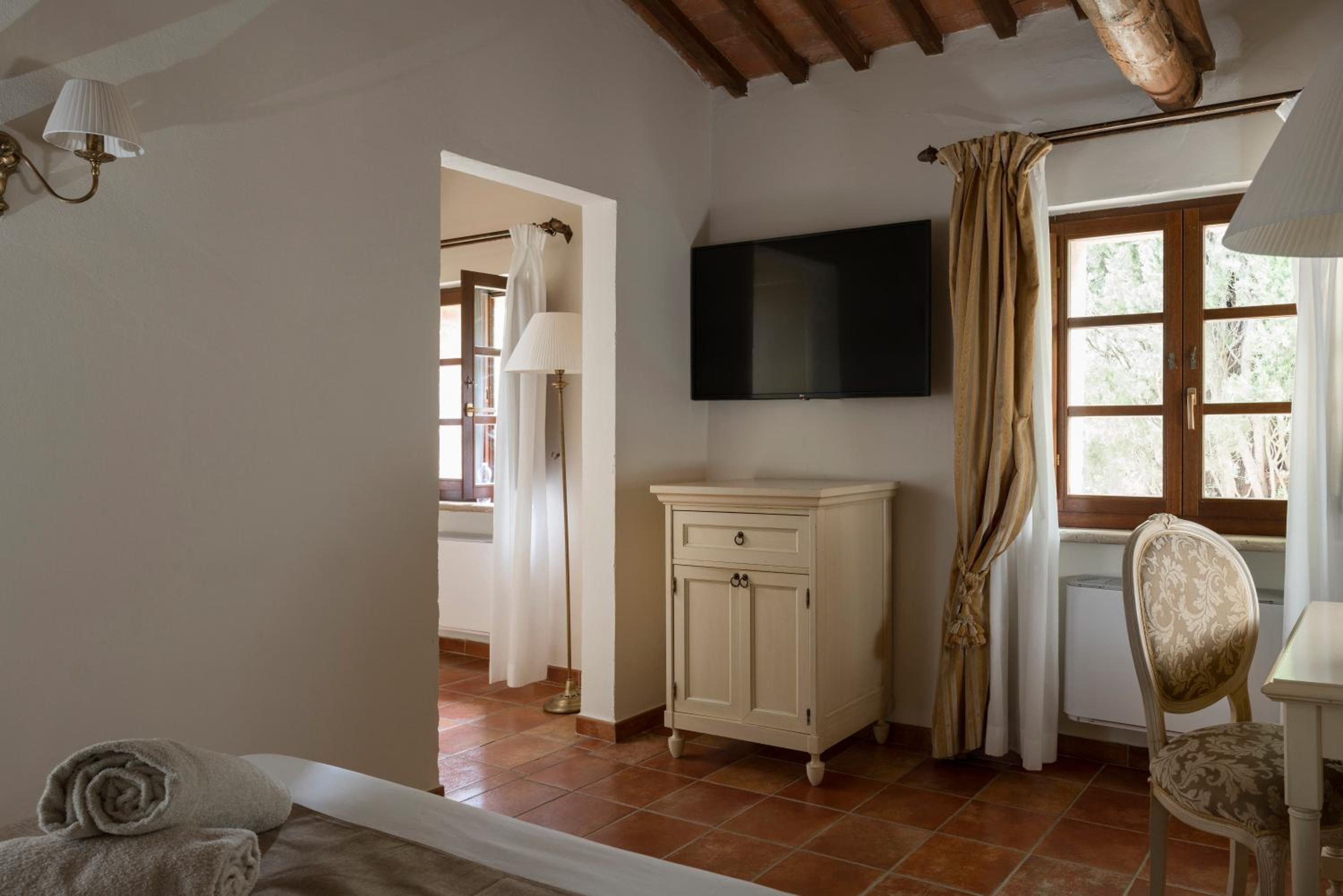 Junior Suite - Photo 1