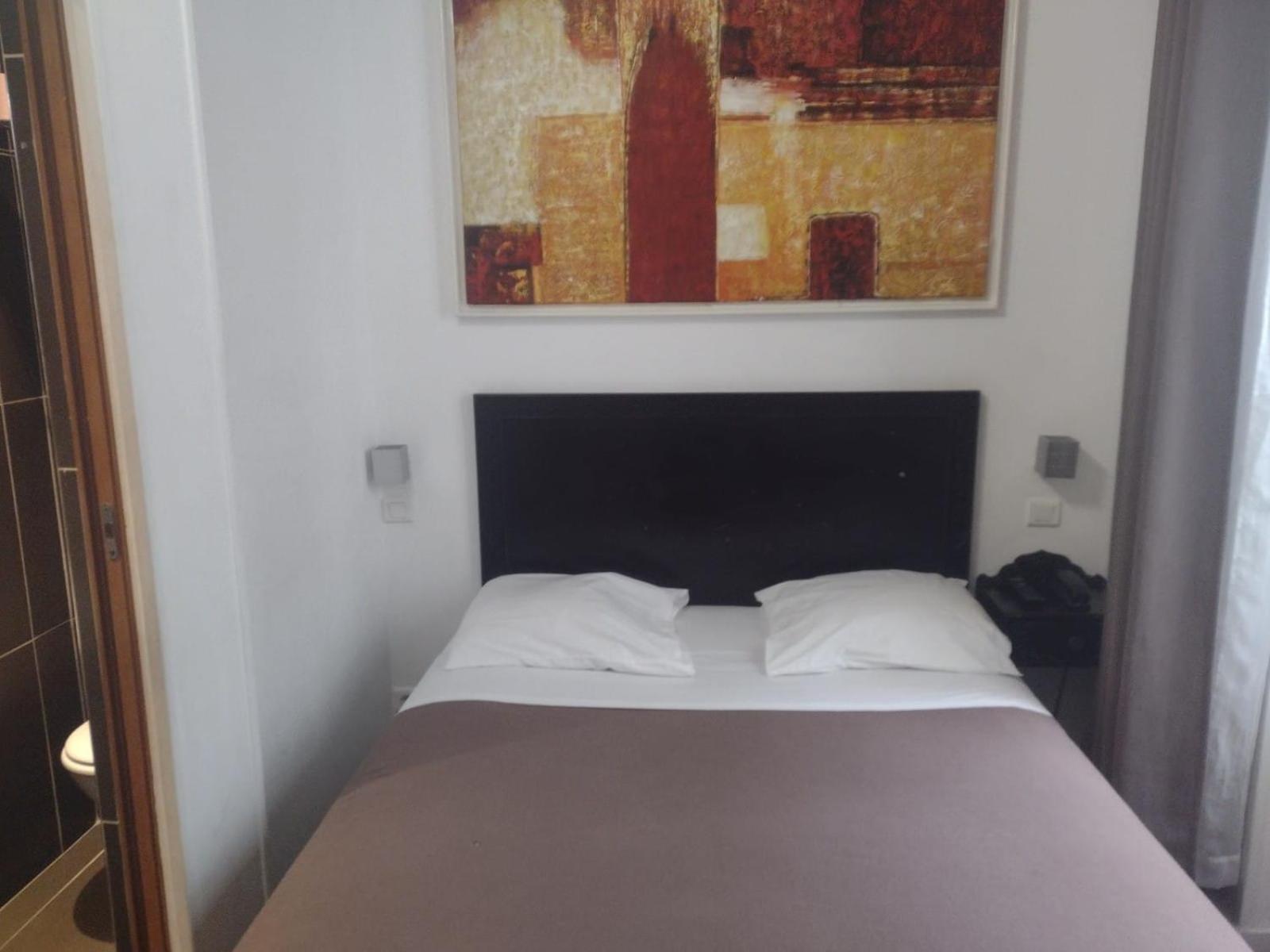 Small Single Room photo 2