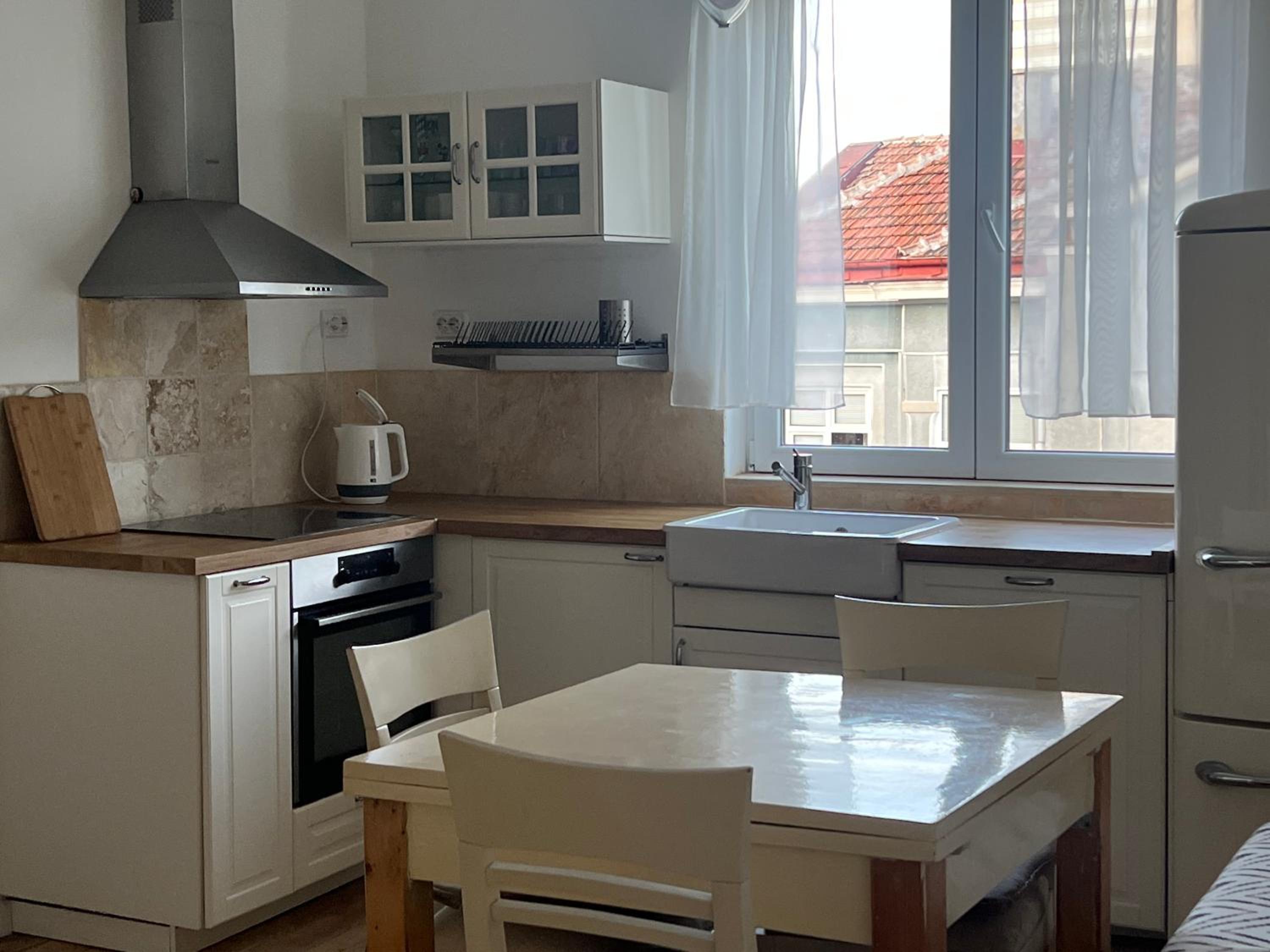 Apartment with Balcony photo 3