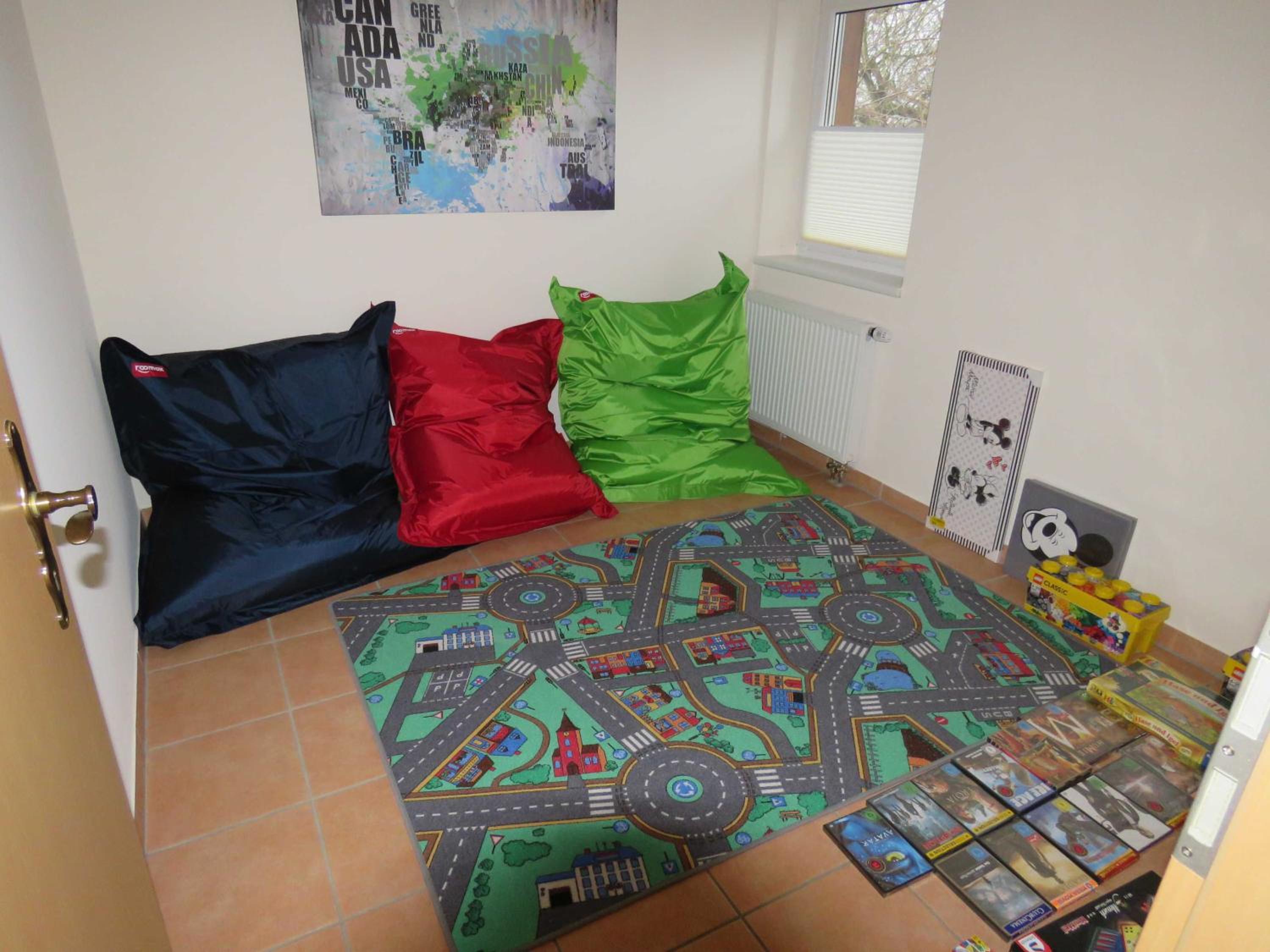 Three-Bedroom House photo 3