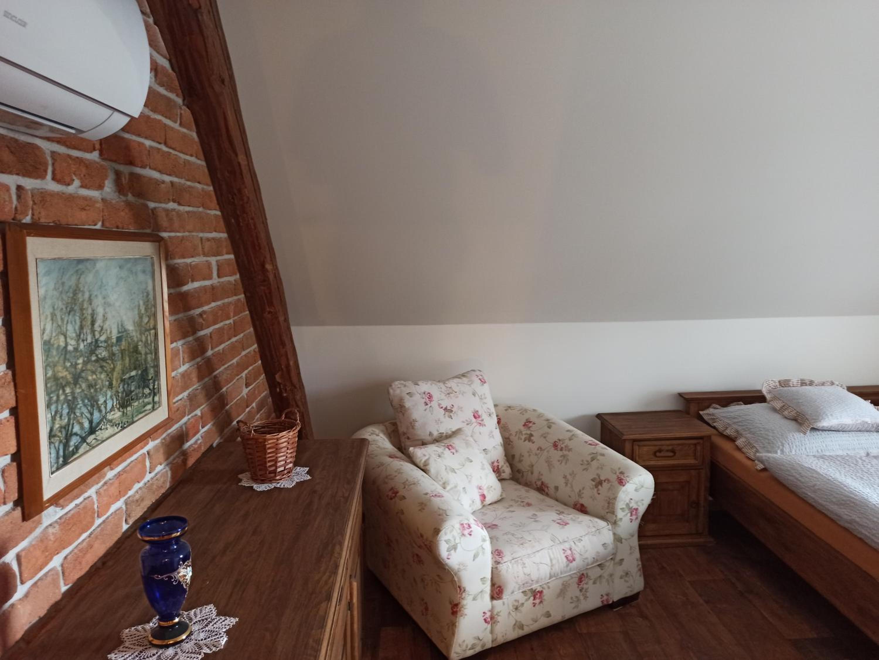 Standard Double Room with Shared Bathroom photo 3