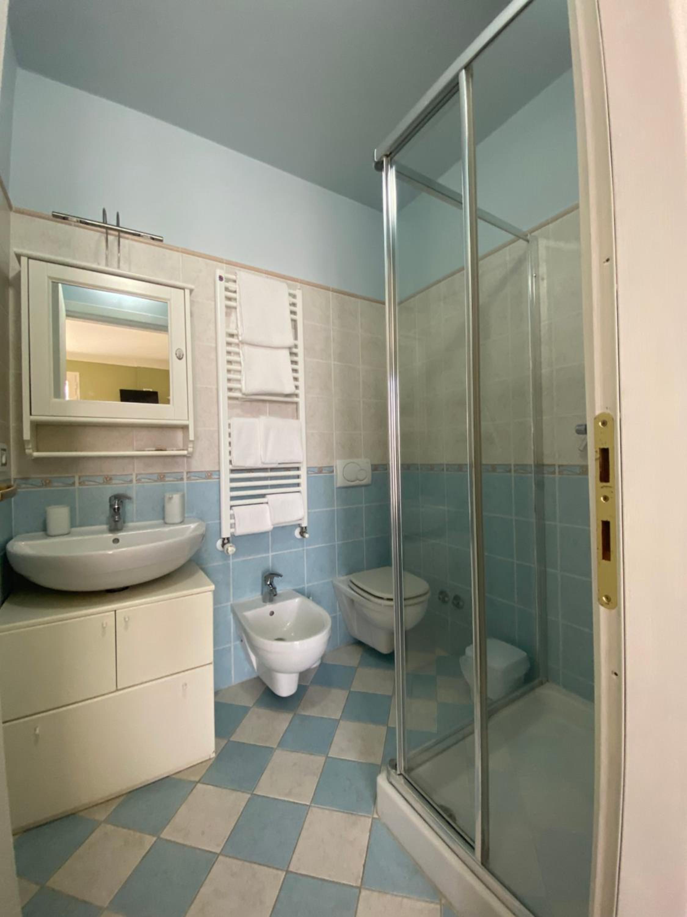 Double Room With Private Bathroom photo 3