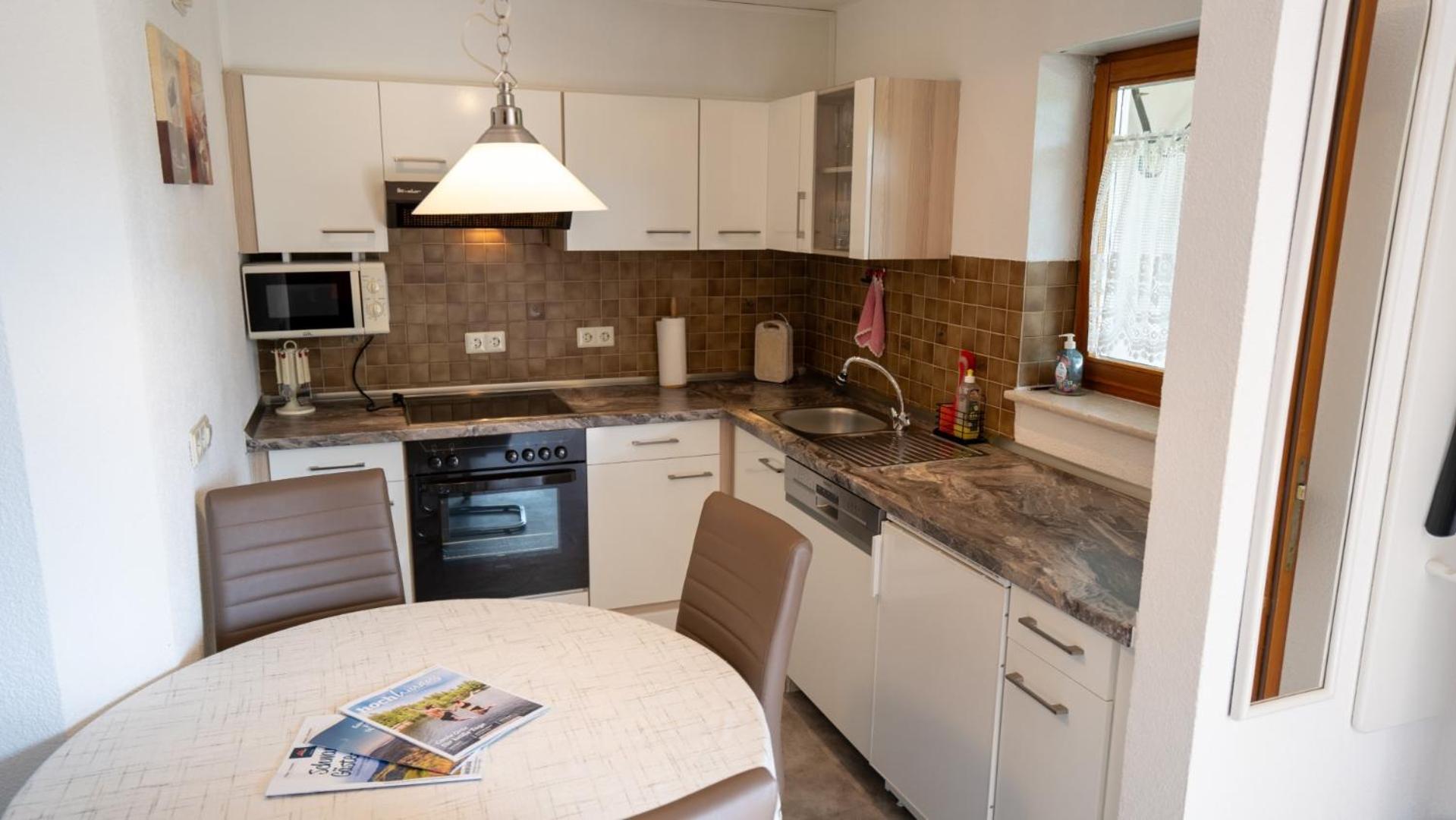 Two-Bedroom Deluxe Apartment with Garden View photo 3