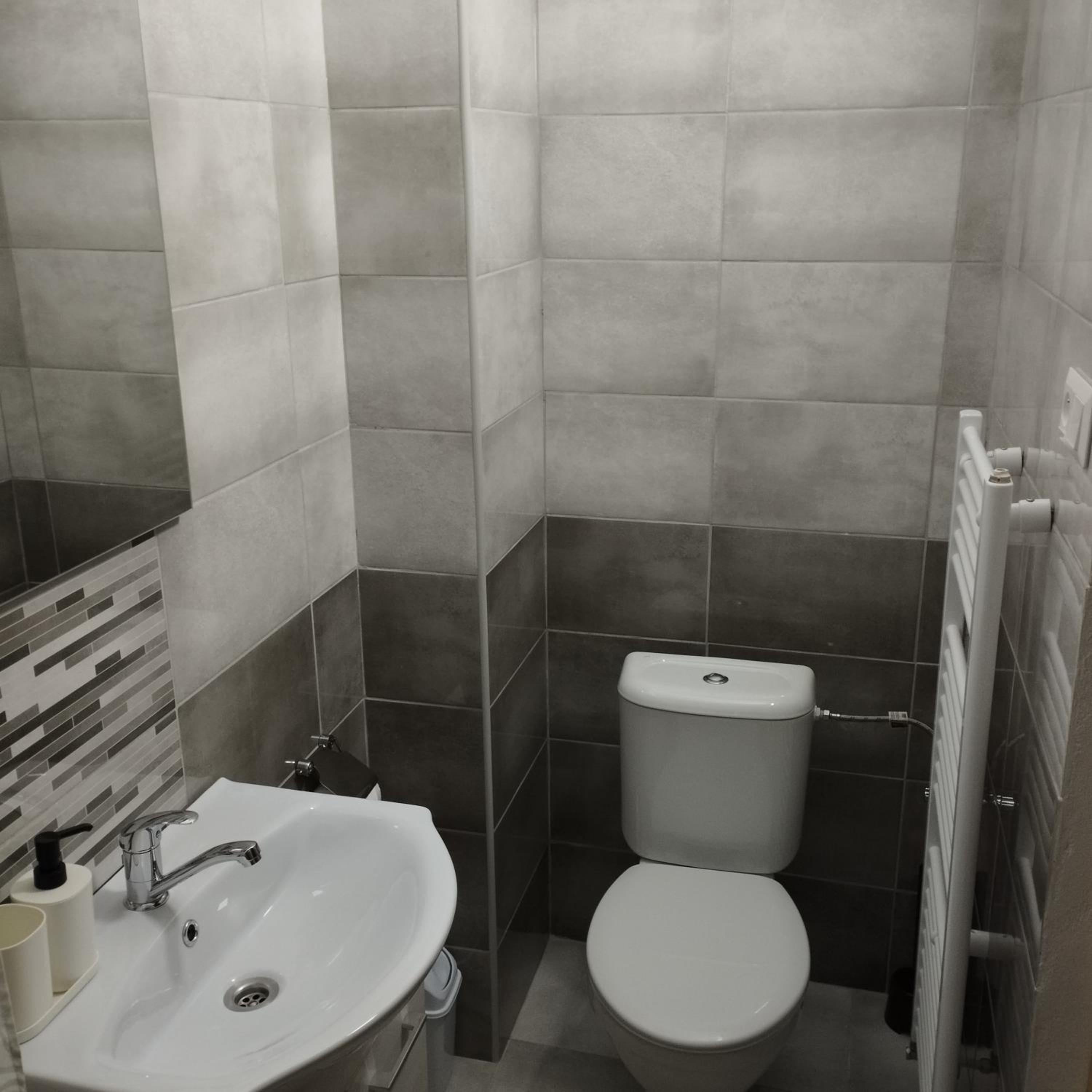 Studio Apartment - Photo 3