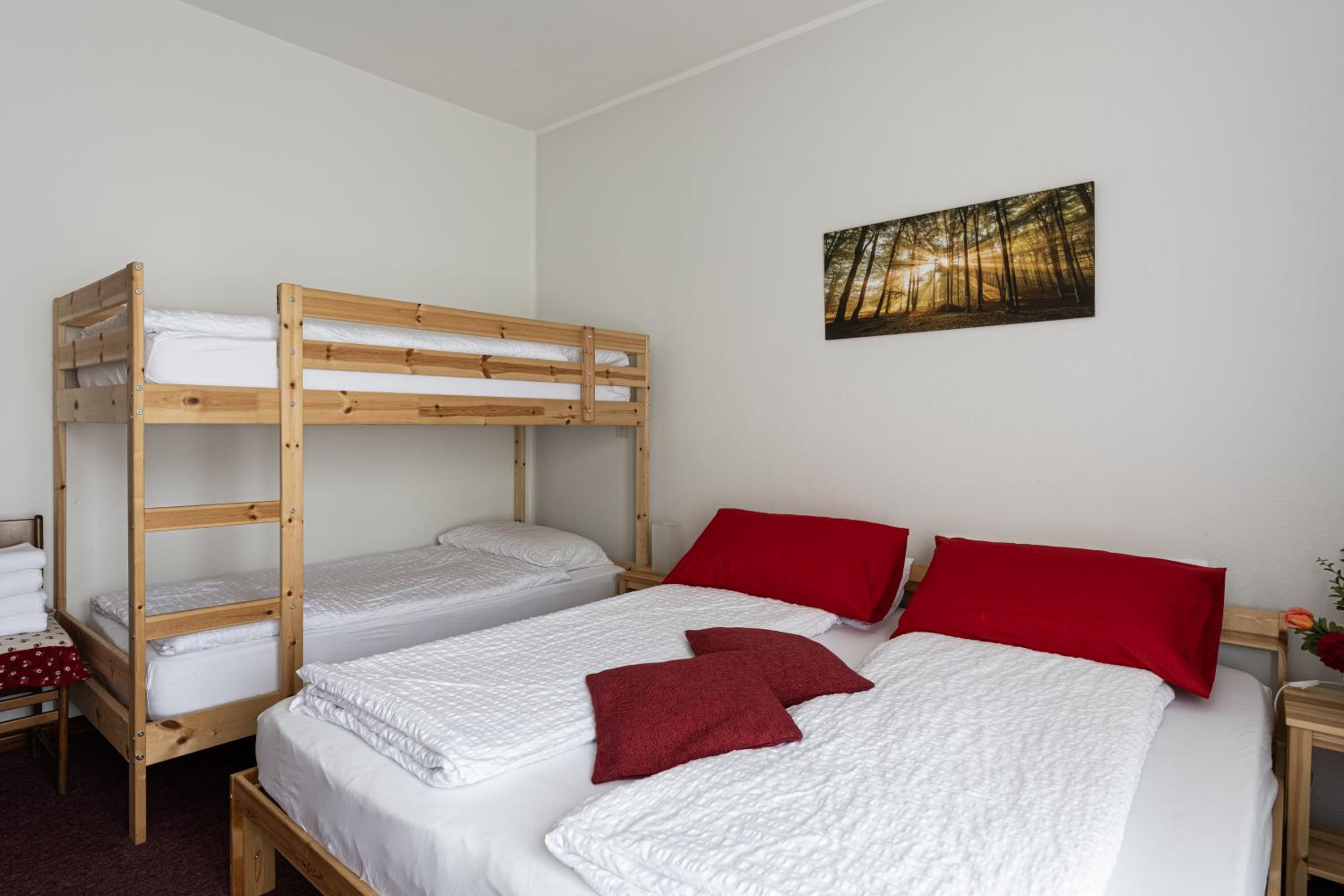 Quadruple Room - Photo 4
