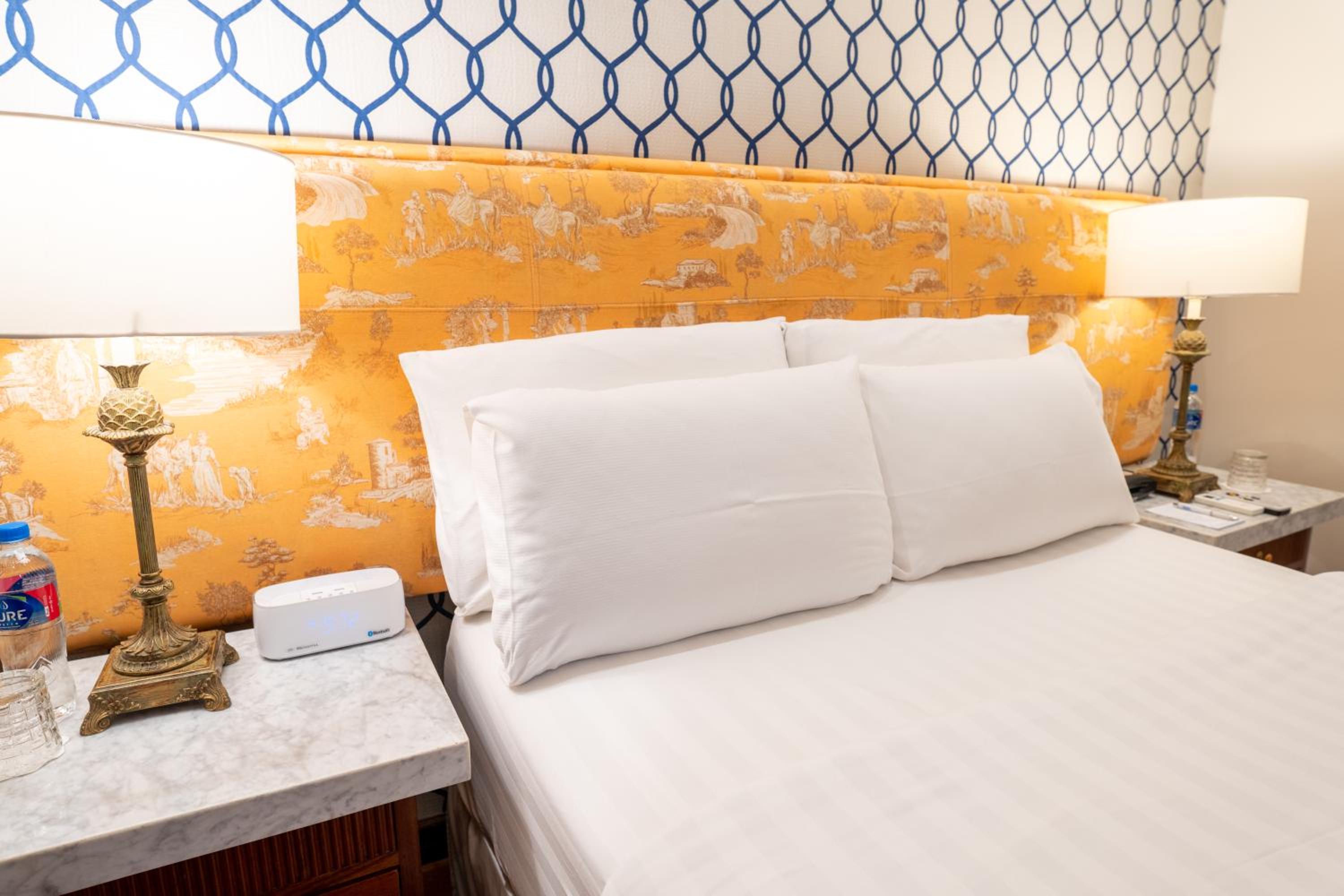 Bed & Sleeping Area
