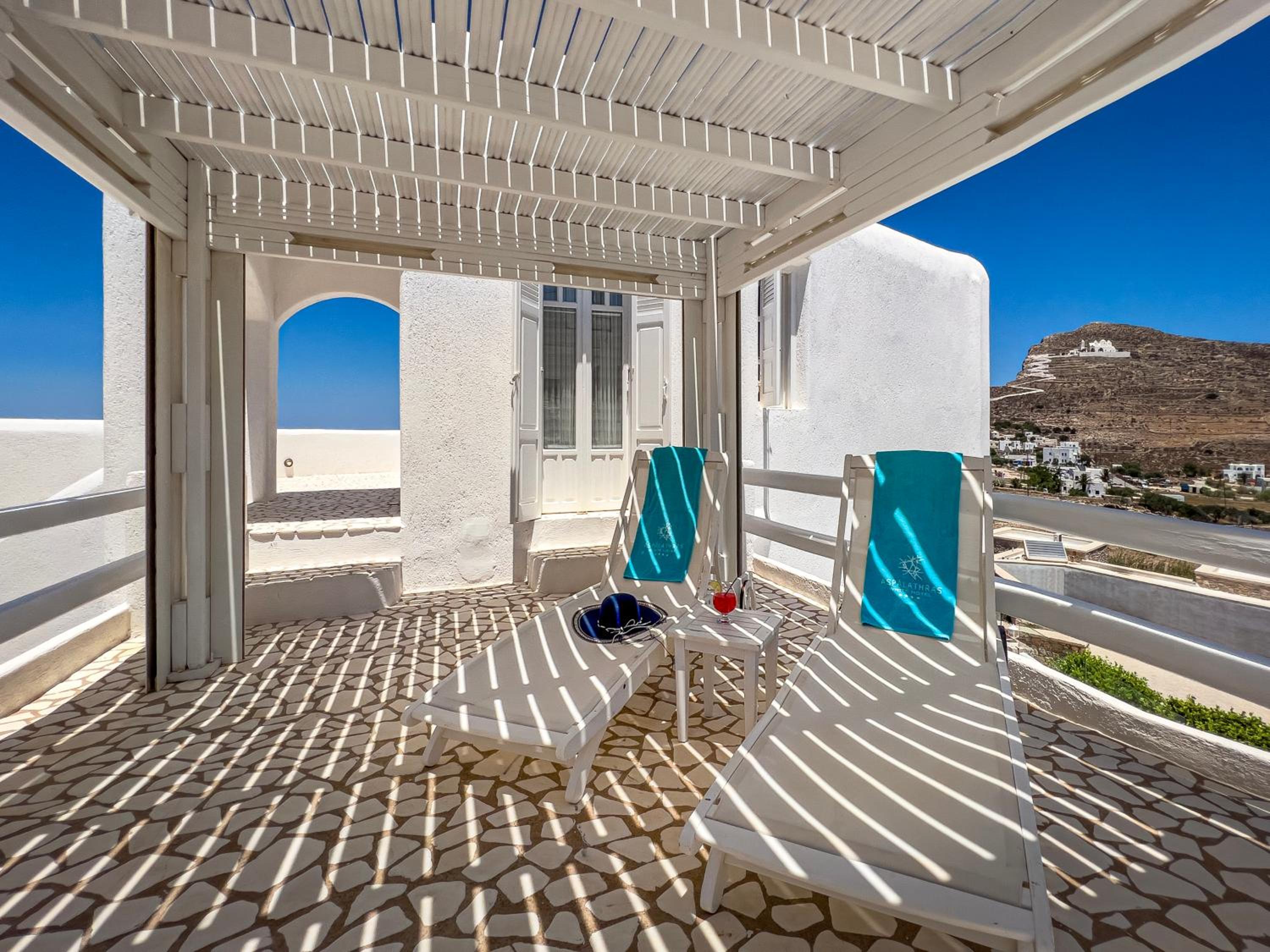 Deluxe Suite With Private Terrace photo 2
