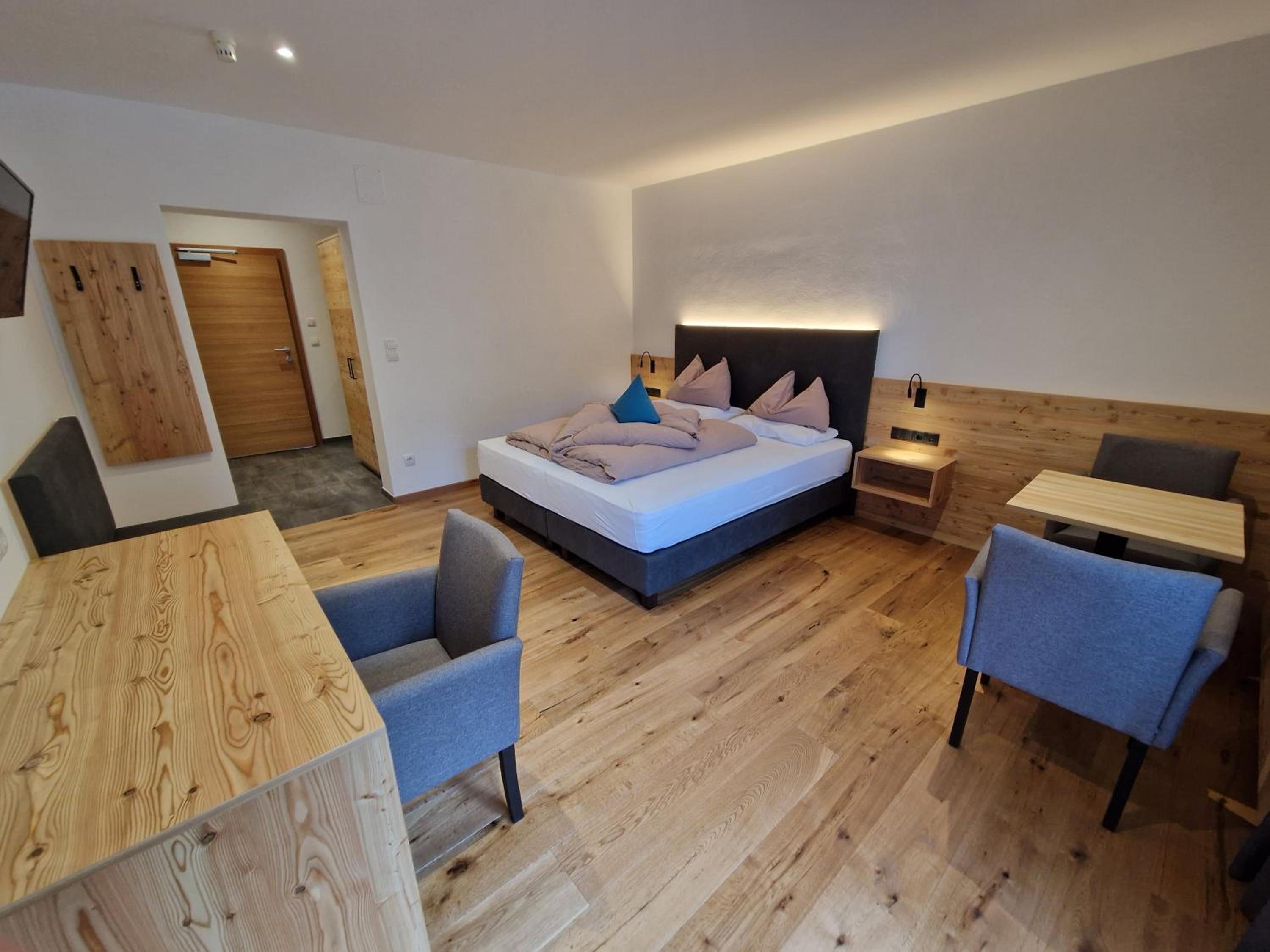 Double Room - Photo 13