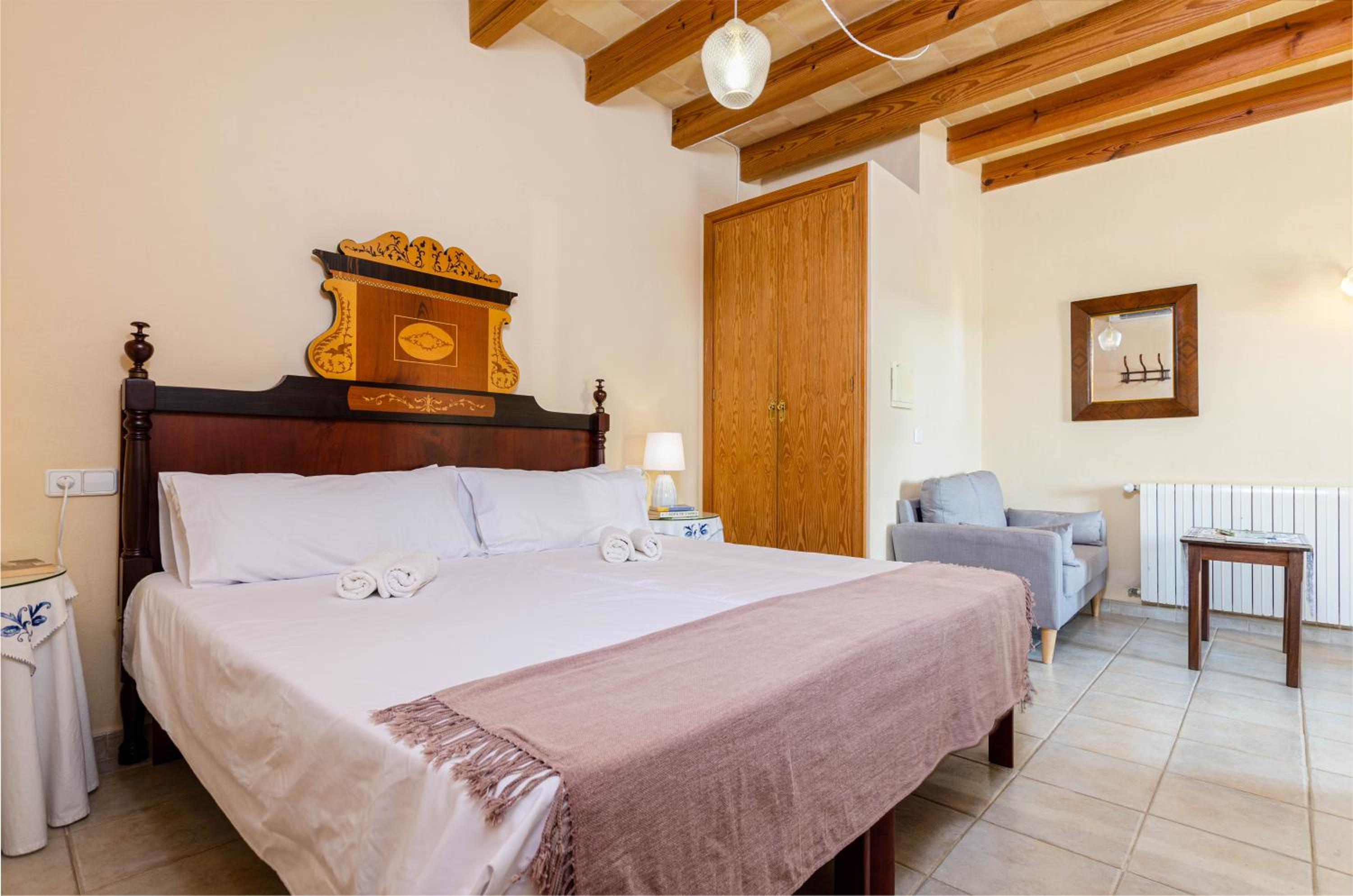 Double Room with Pool Access photo 3