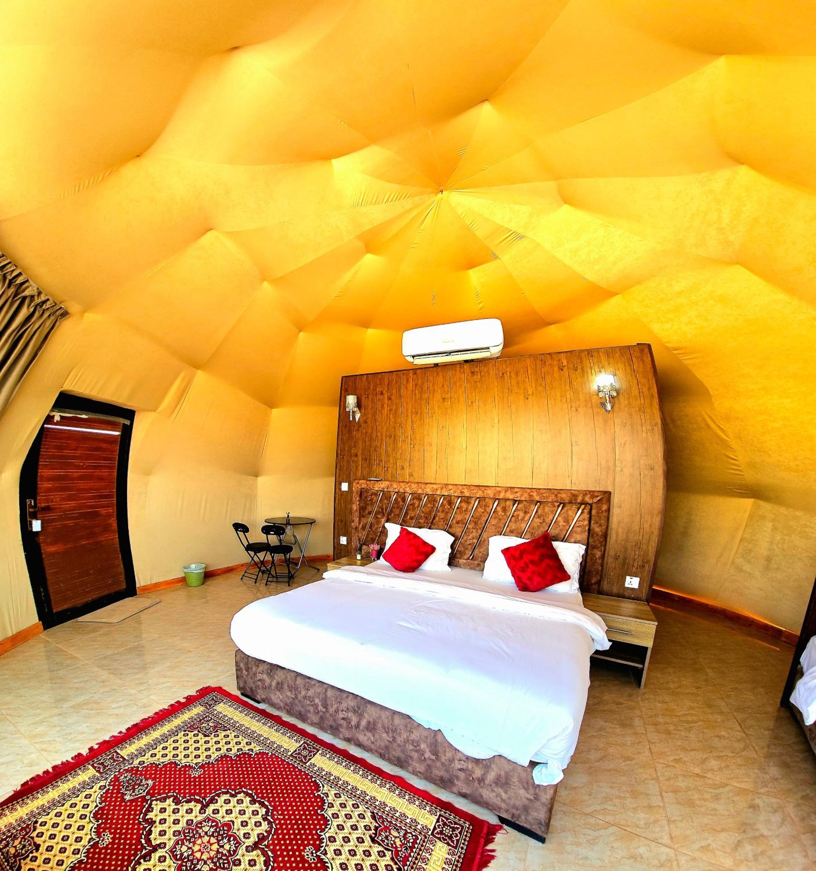 Deluxe Double or Twin Room with Mountain View photo 3