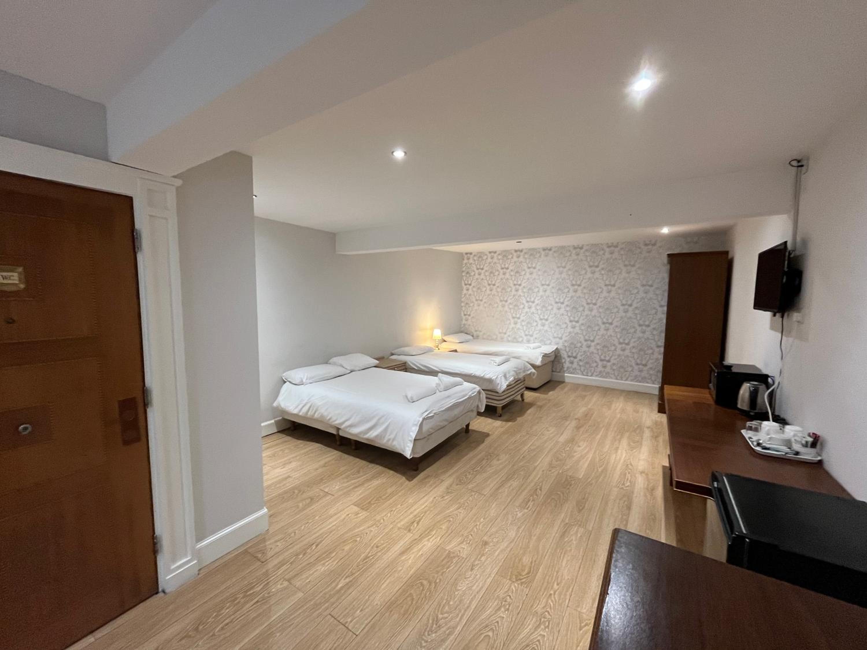 Classic Quadruple Room