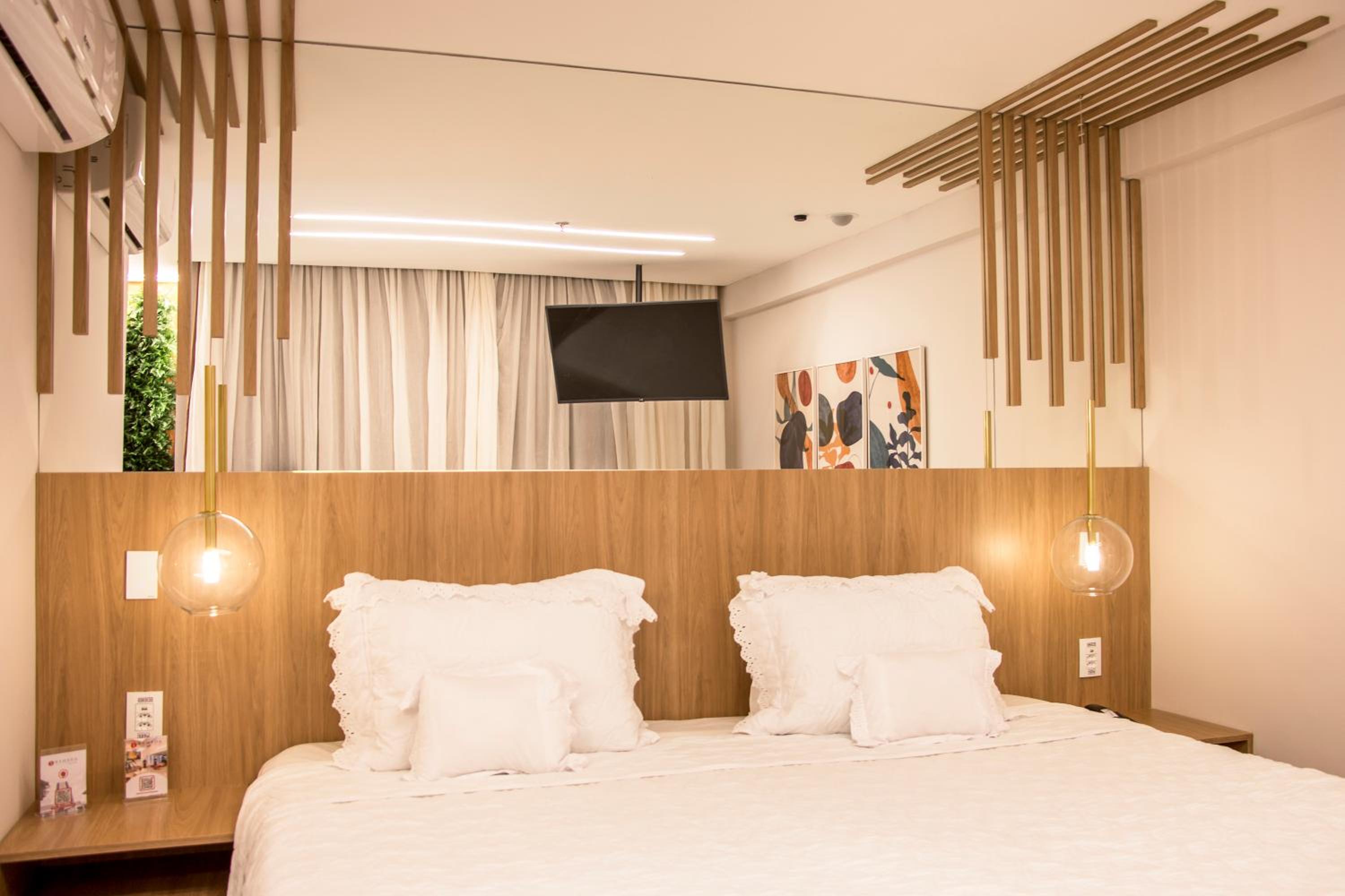 Deluxe Suite with Spa Bath