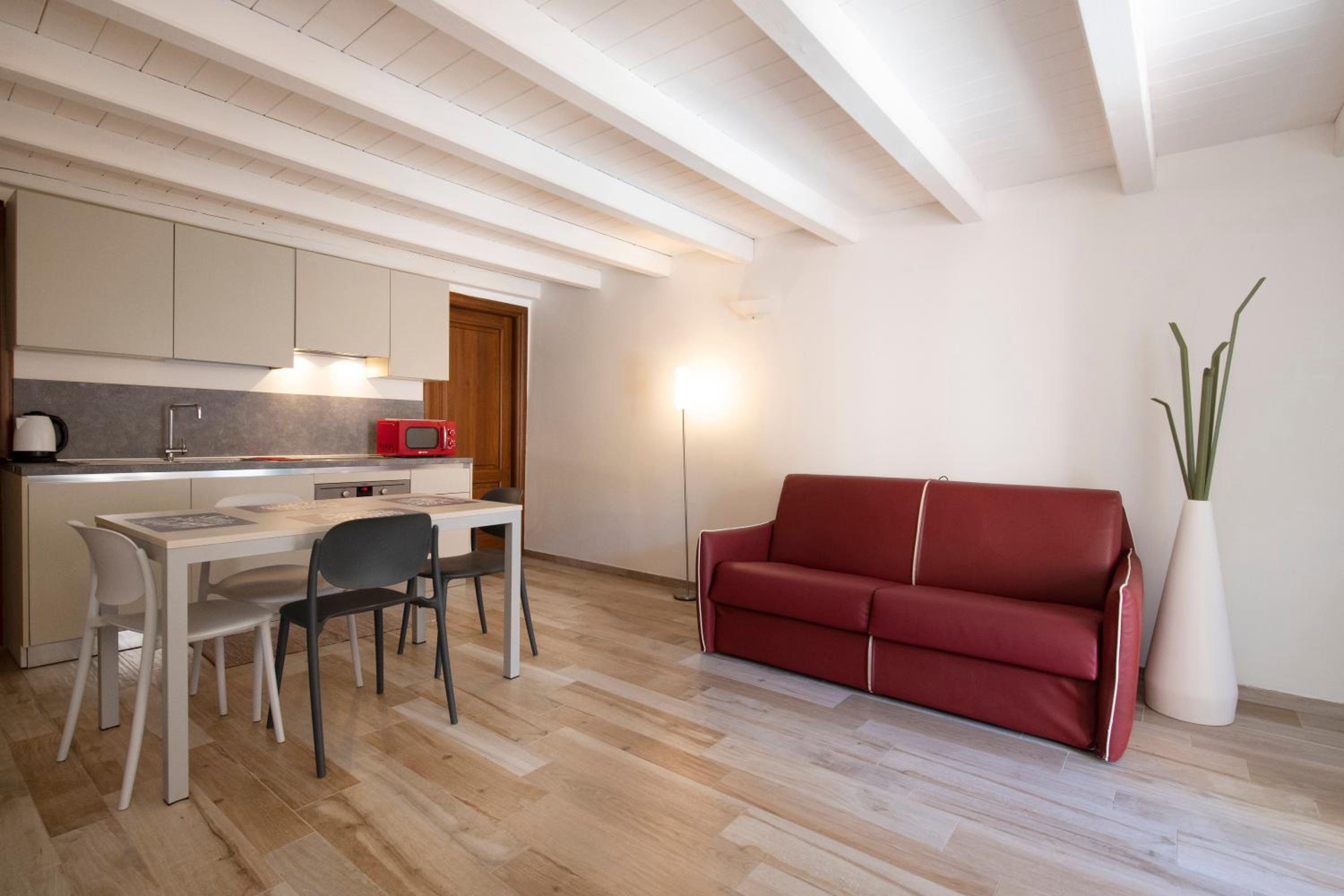 Apartment - Ground Floor - Photo 1