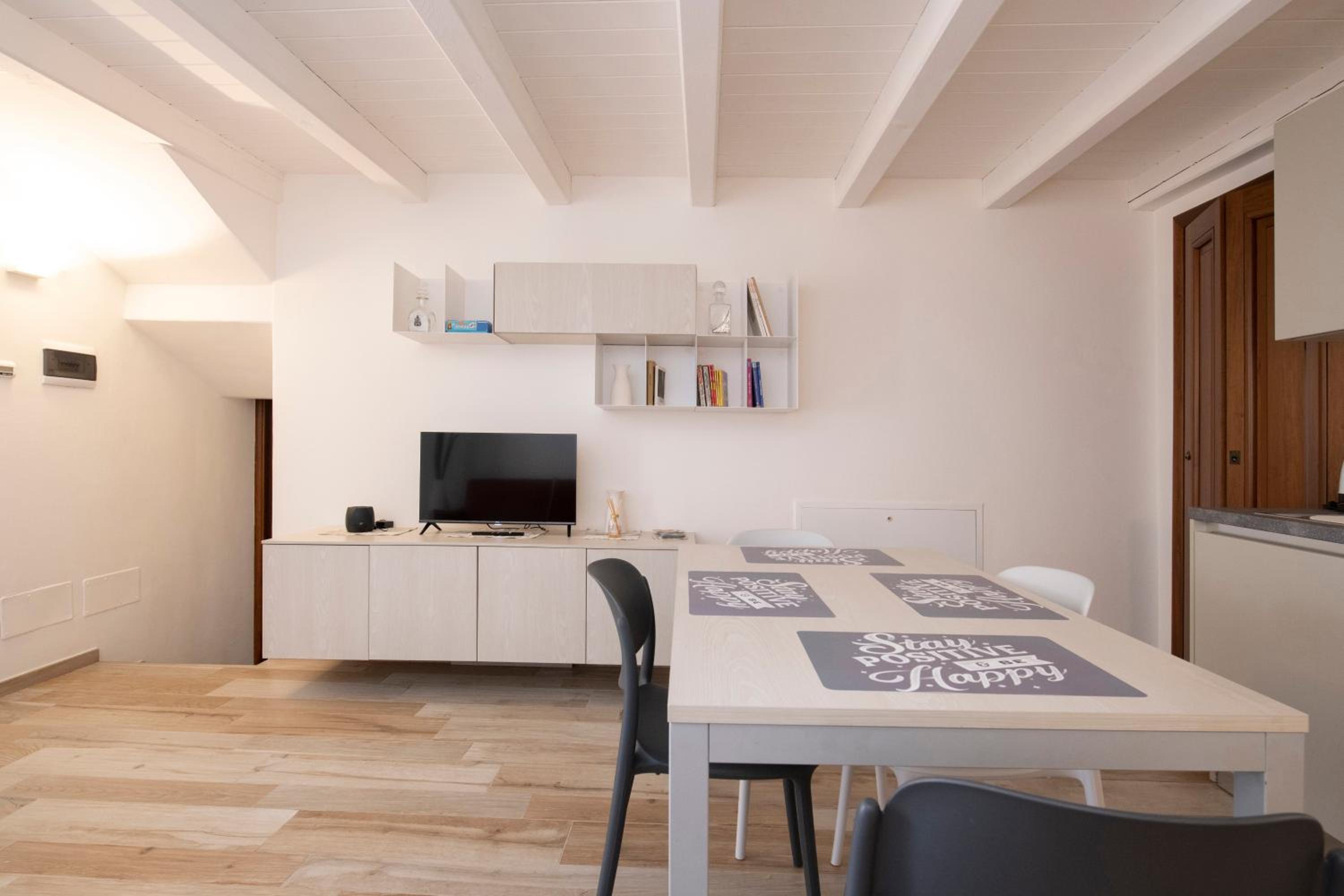 Apartment - Ground Floor - Photo 2