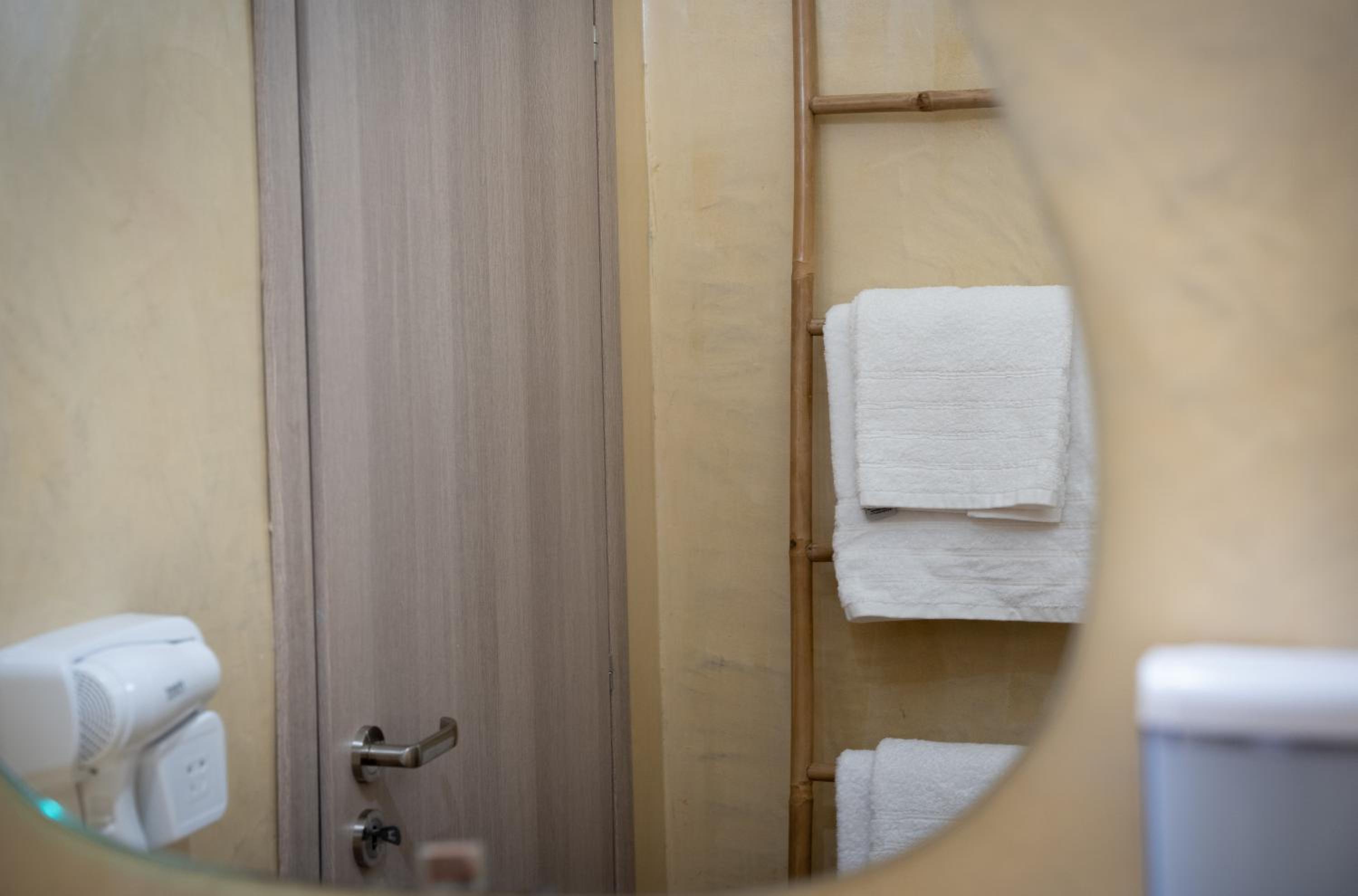 One-Bedroom Apartment - Photo 27