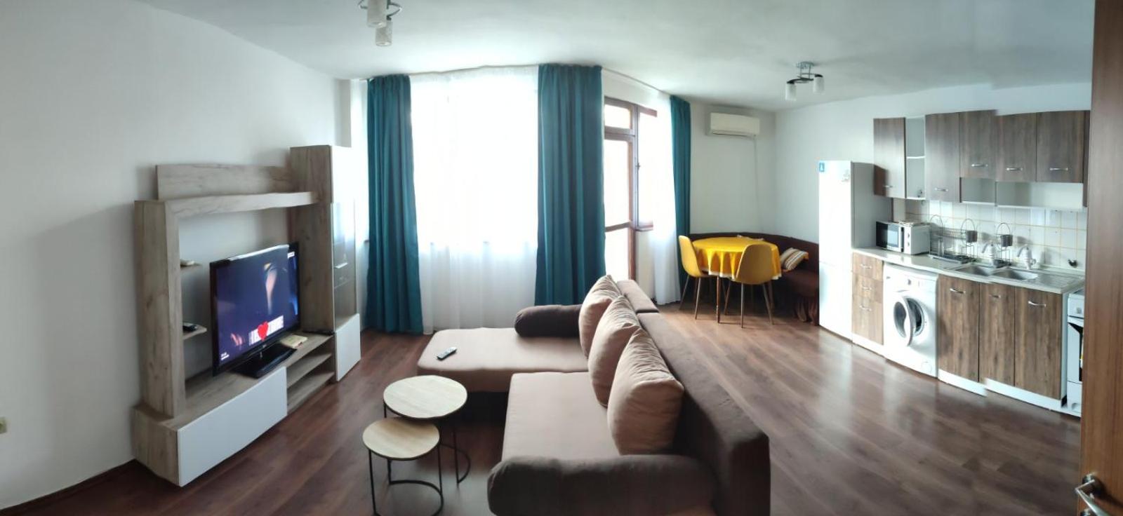 One-Bedroom Apartment photo 1