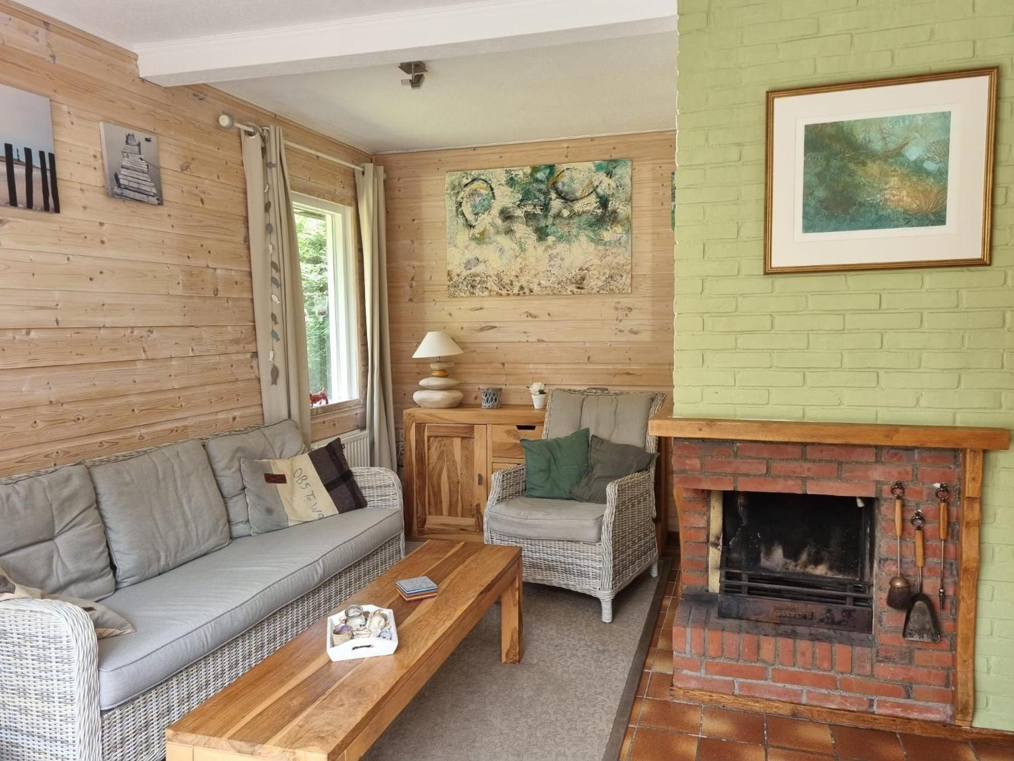 Three-Bedroom House photo 2