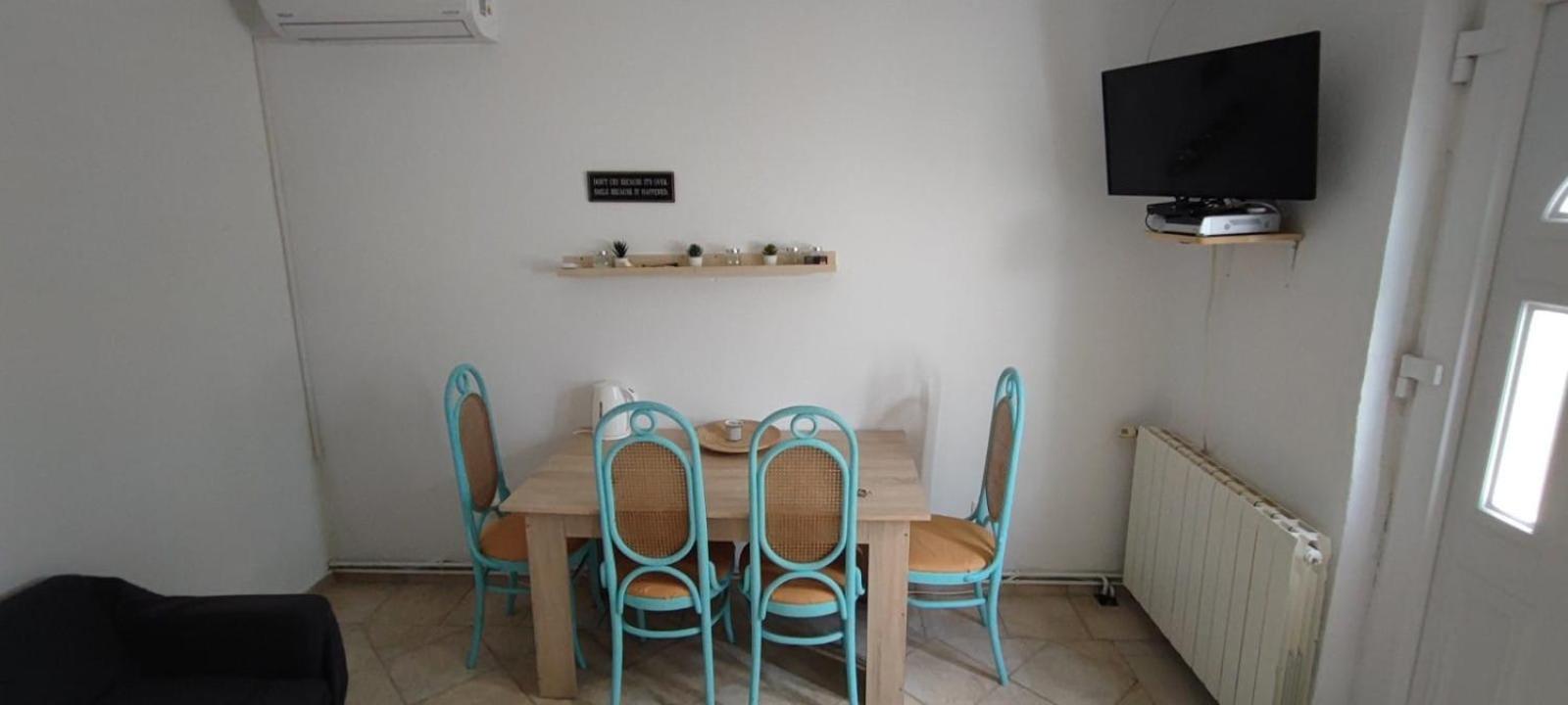 Two-Bedroom Apartment - Photo 19