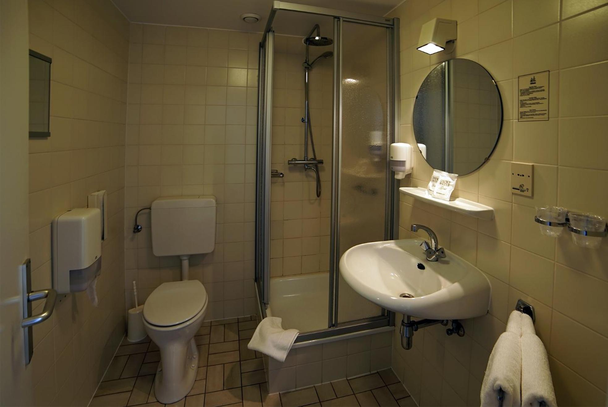 Double Room - Photo 6