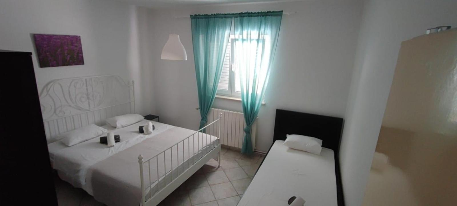 Two-Bedroom Apartment - Photo 9