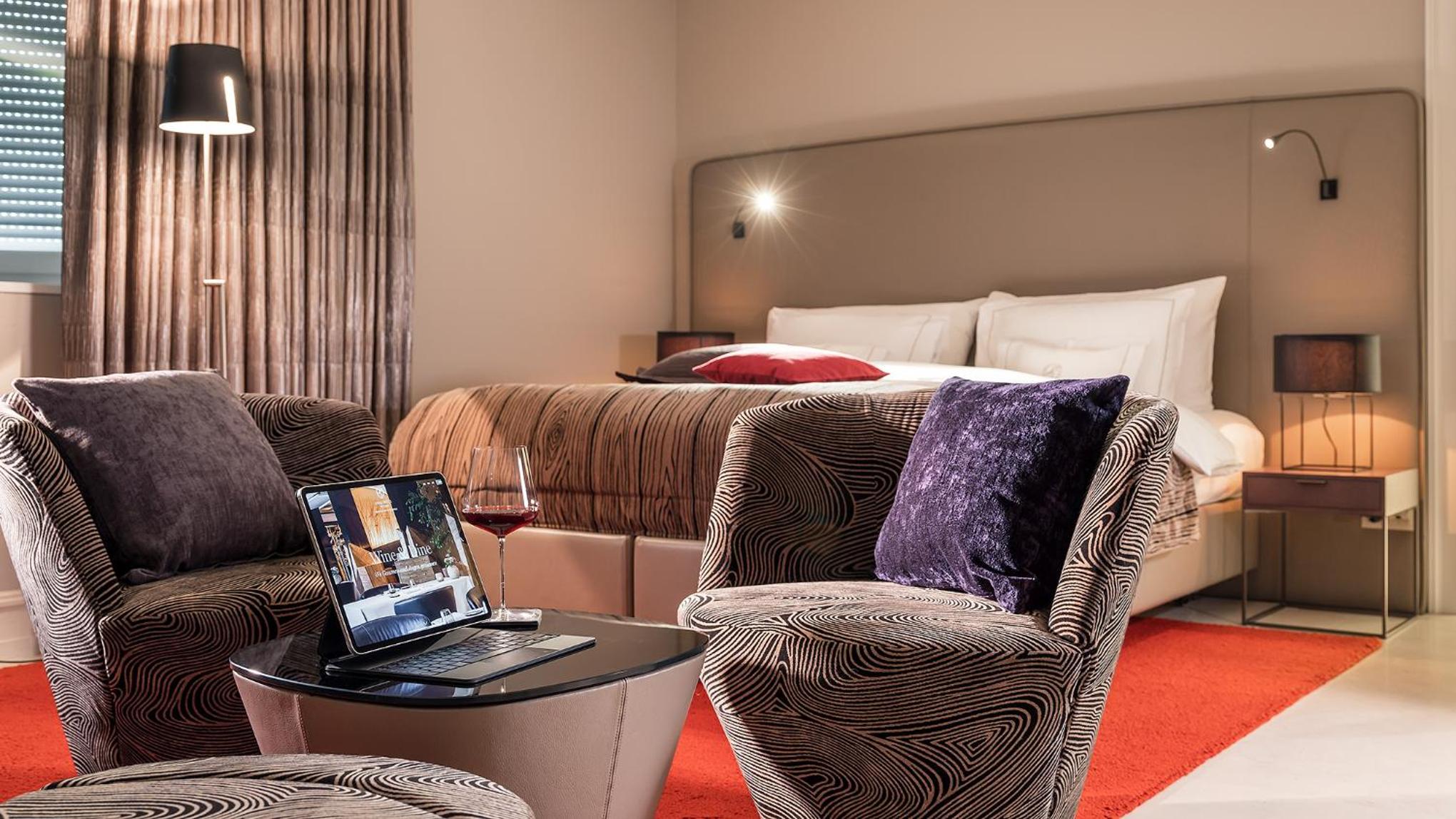 Junior Suite with Mountain View - Photo 4
