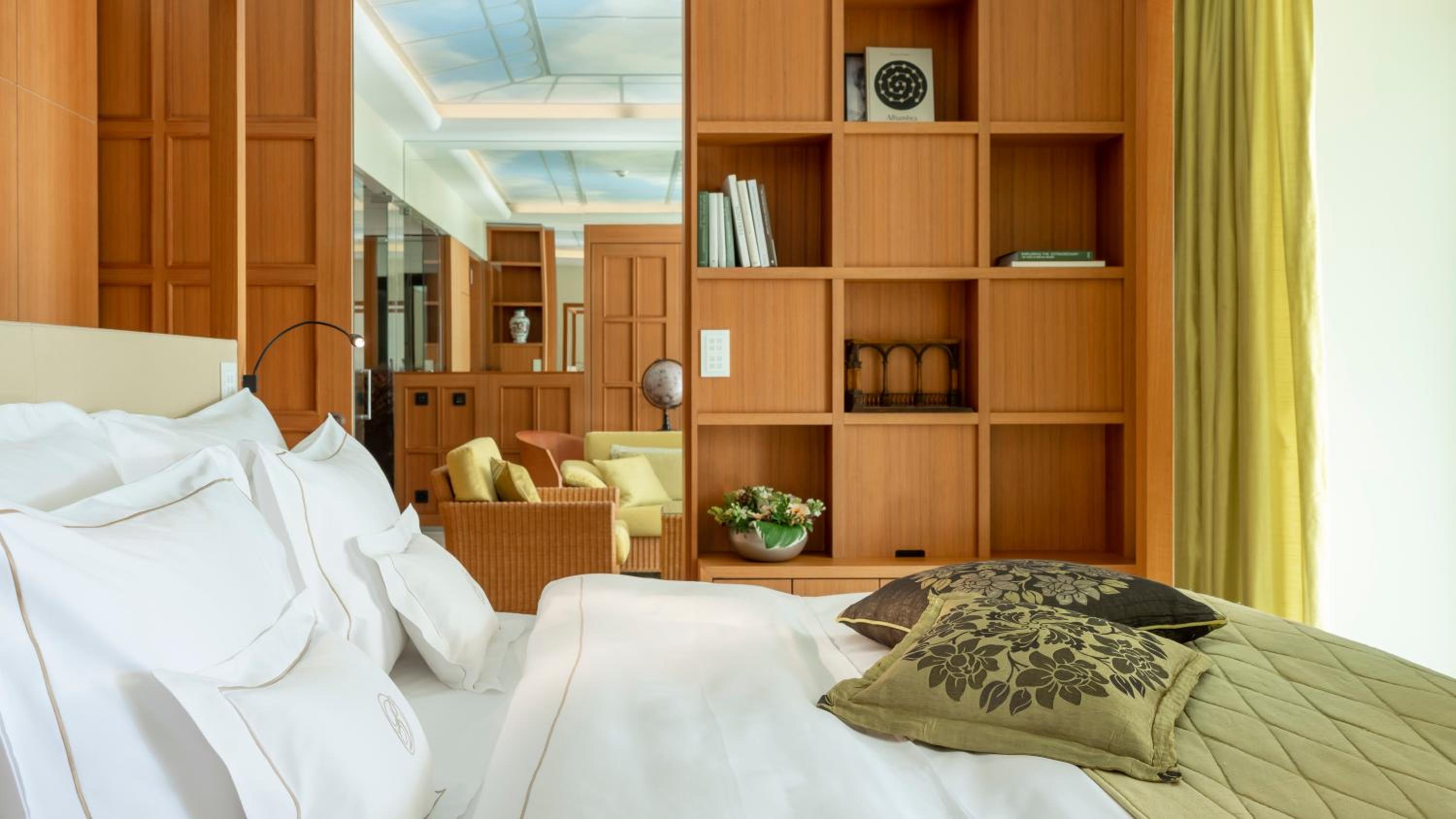 Suite with Lake View - Photo 5