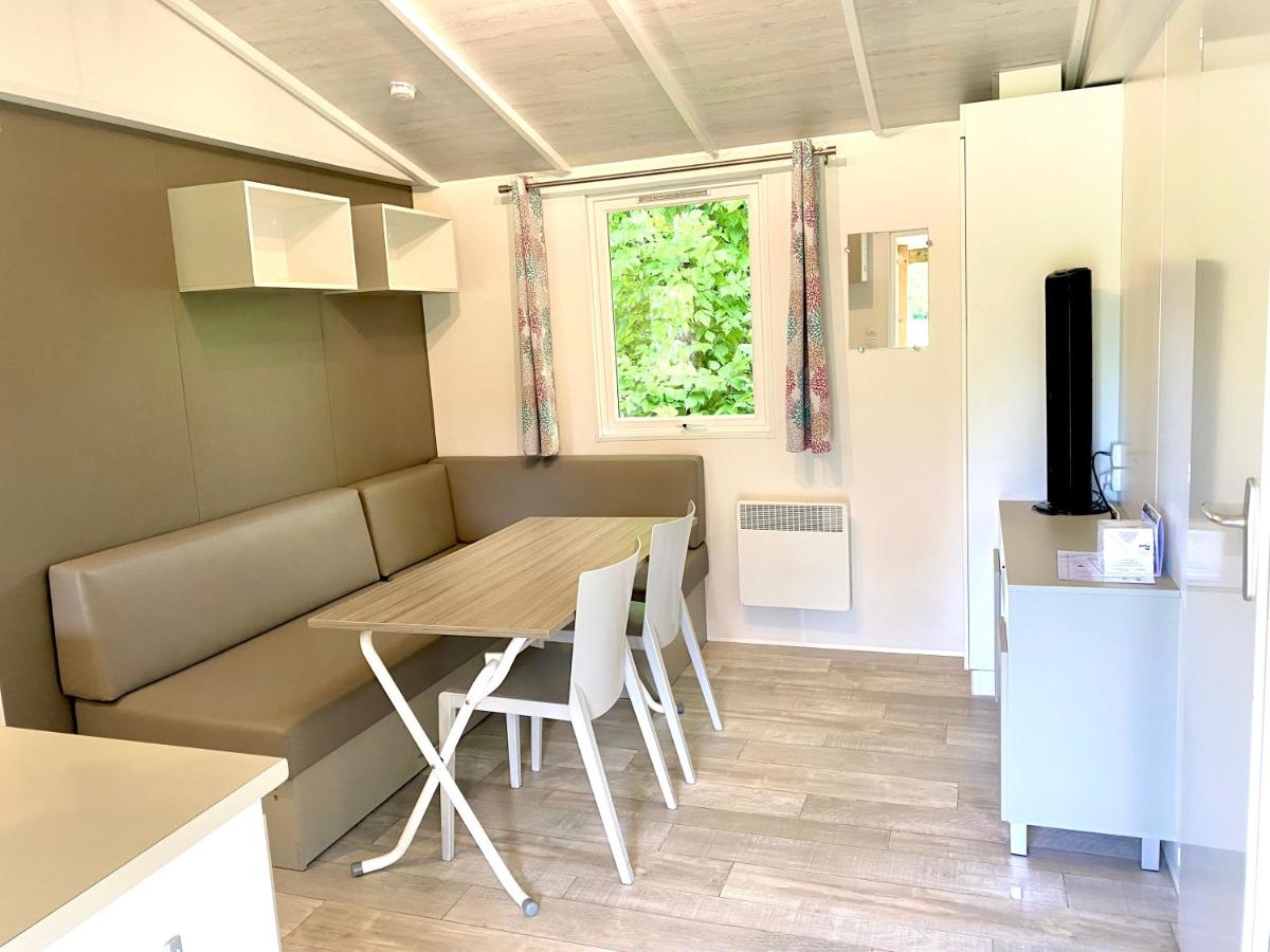 Mobile Home photo 3
