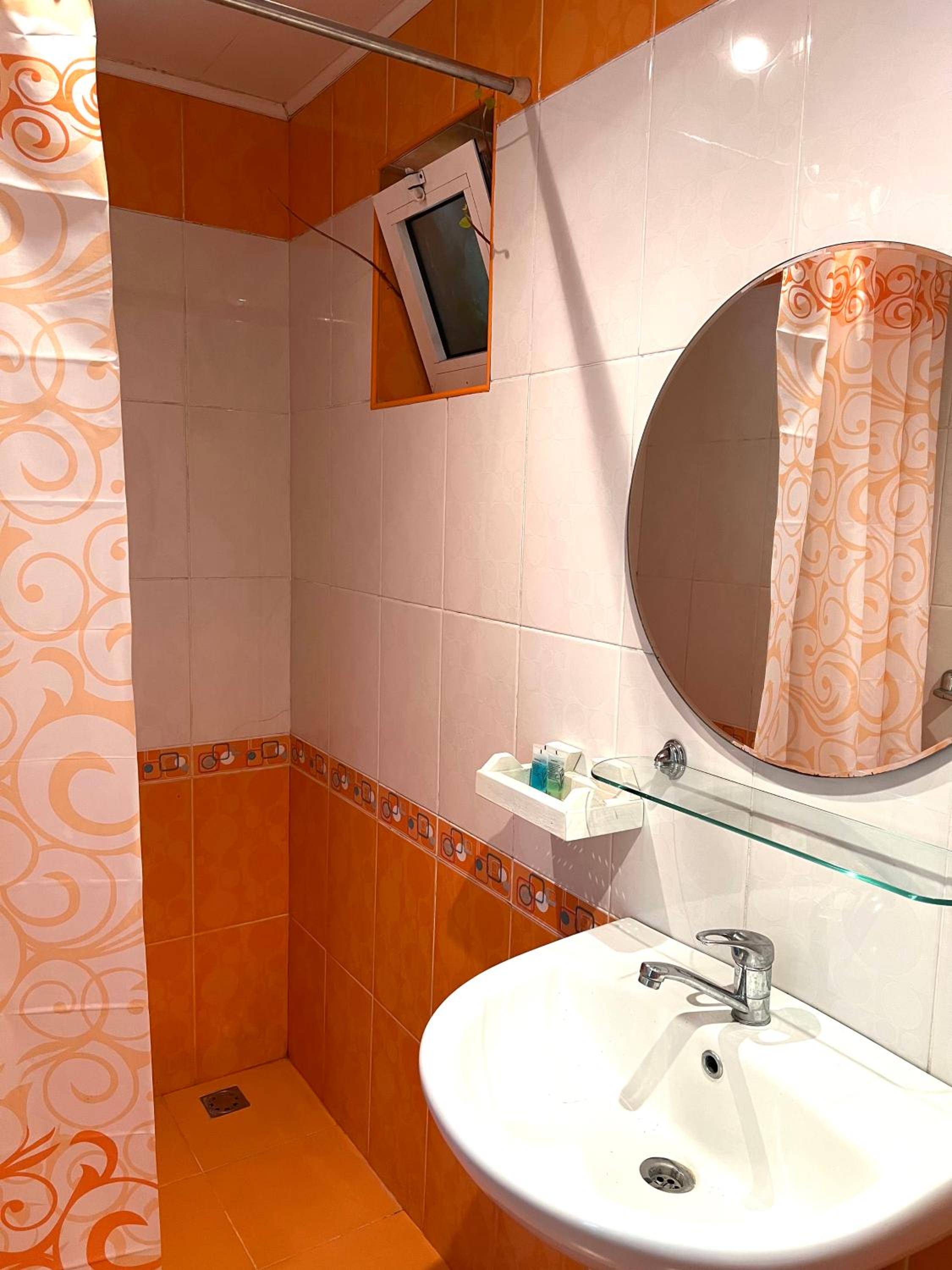 Deluxe Double Room with Balcony photo 3