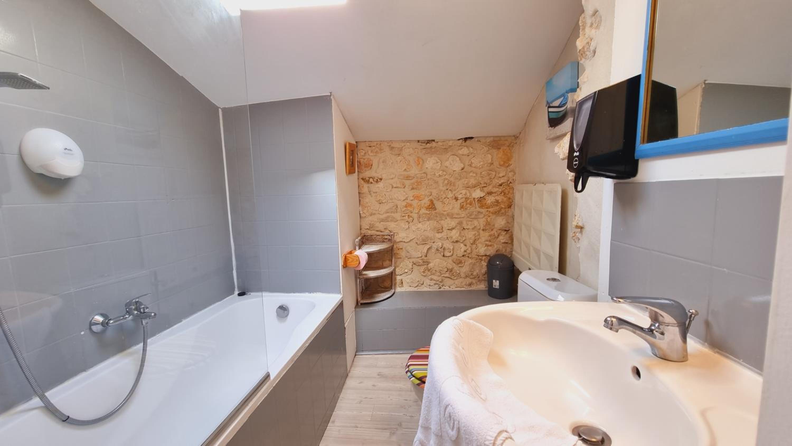 Two-Bedroom House - Photo 10