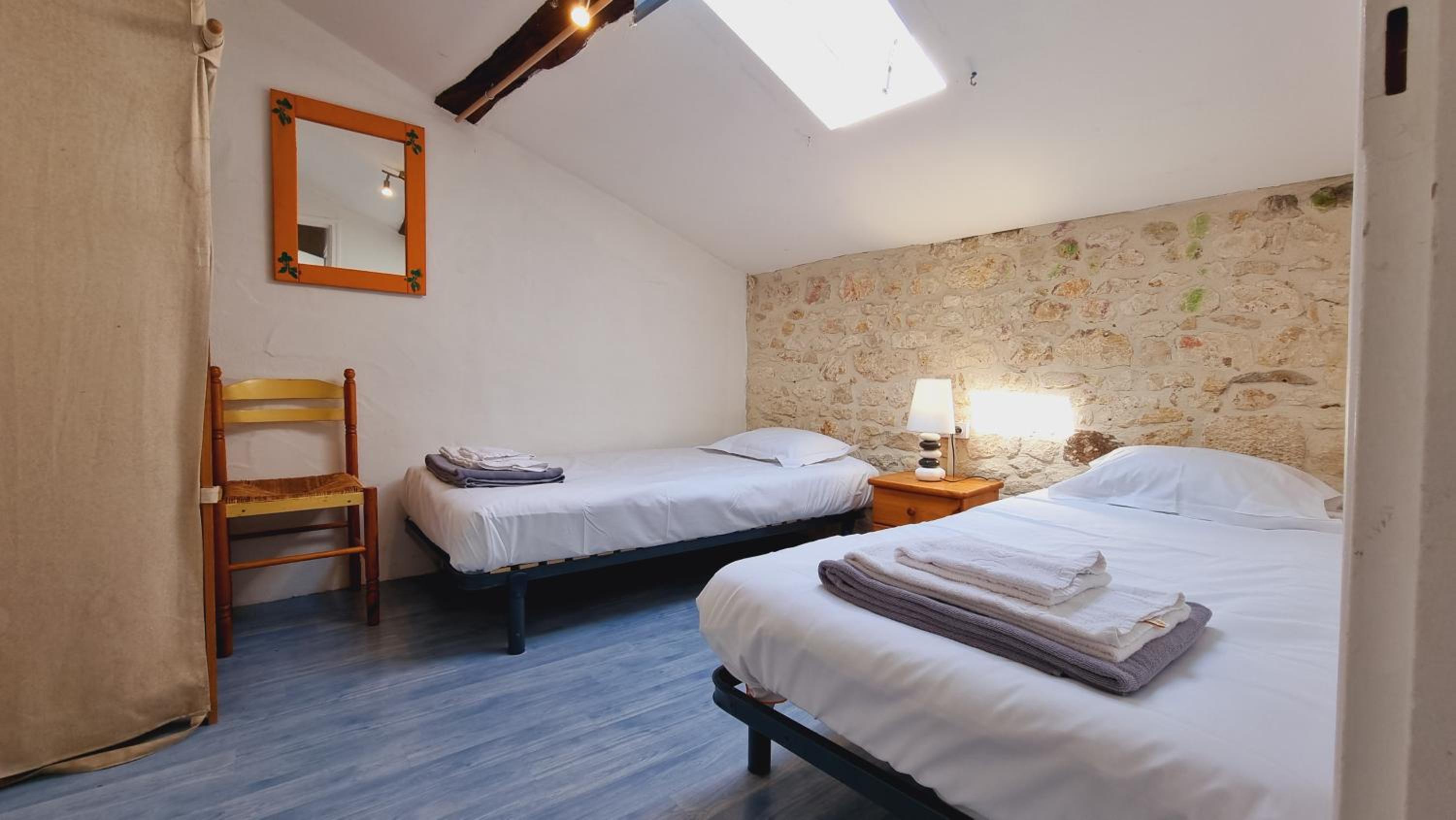 Two-Bedroom House - Photo 9