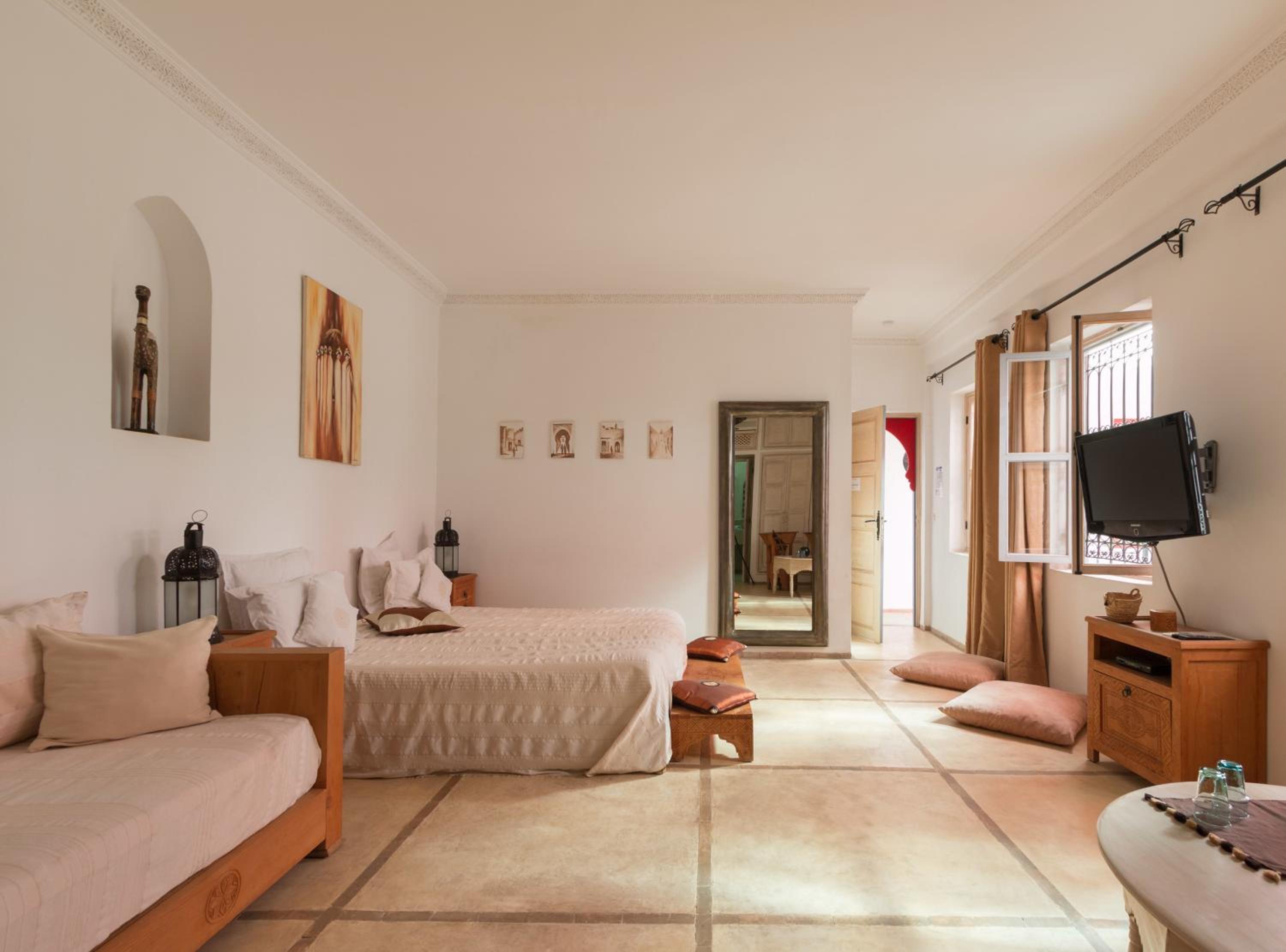 Triple Suite - Photo 4