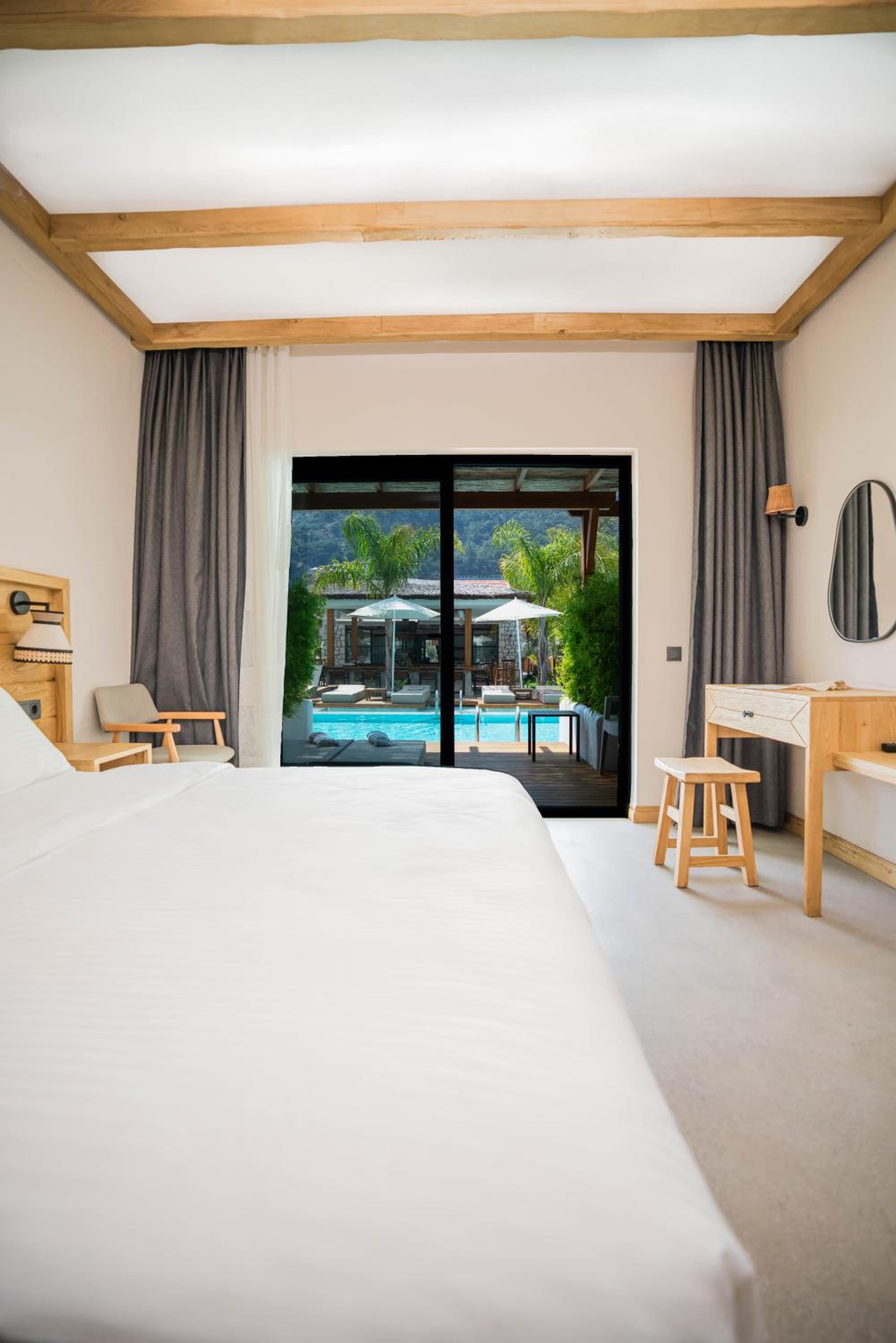 Twin Room with Swimming Pool Access - Photo 17