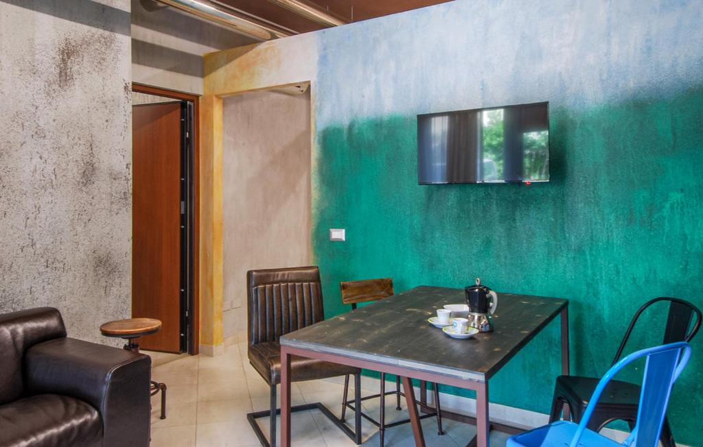 One-Bedroom Apartment - Photo 16