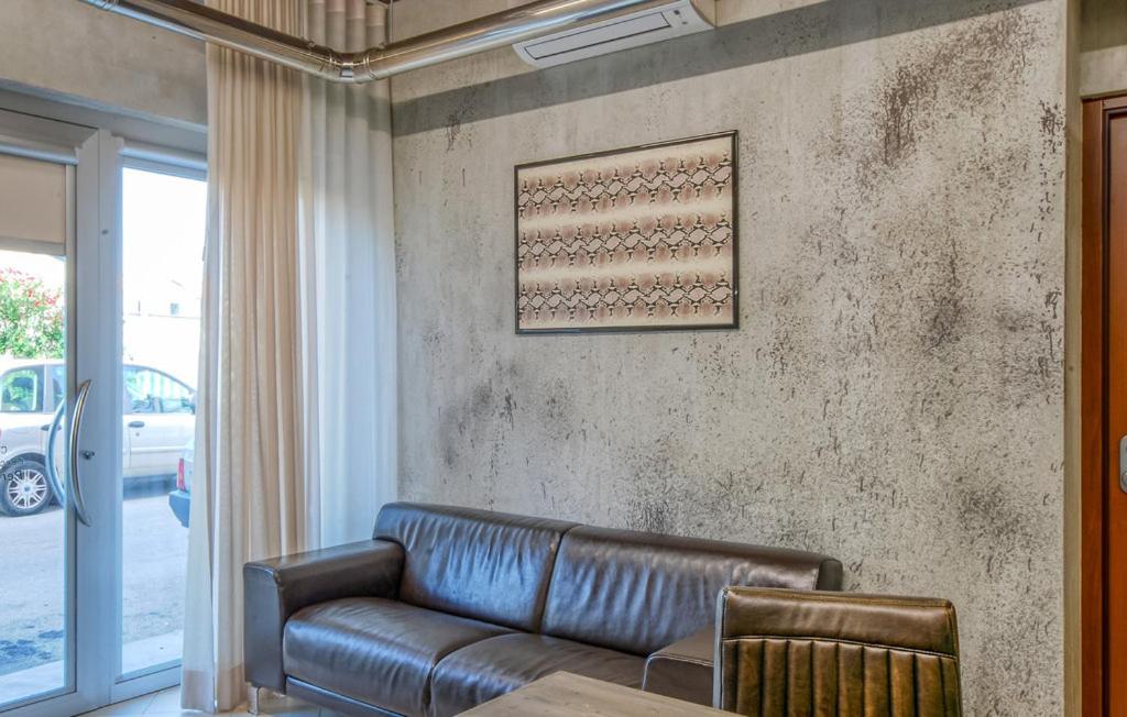One-Bedroom Apartment - Photo 31