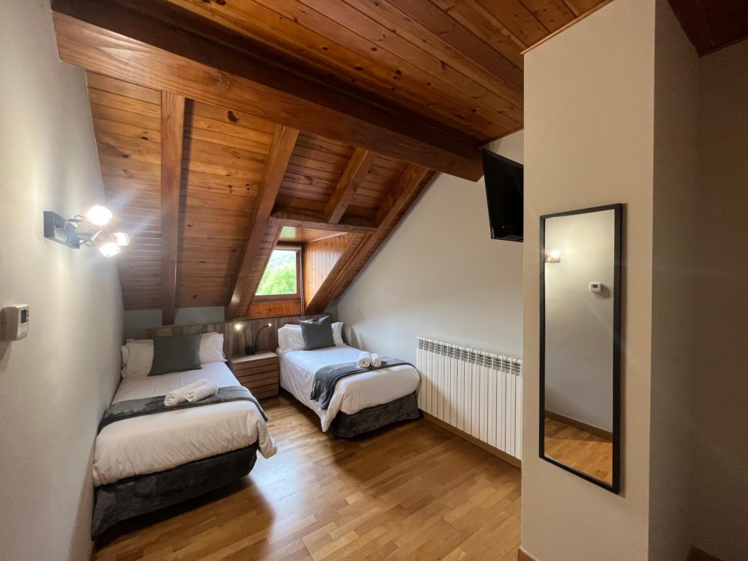 Twin Room - Photo 1