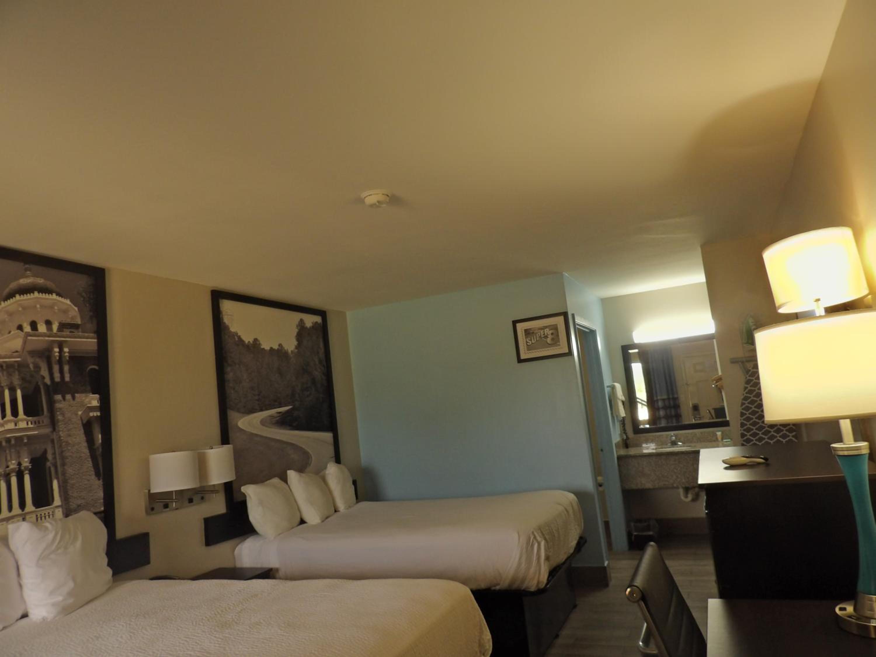 Standard Room with Two Double Beds - Non-Smoking - Photo 15