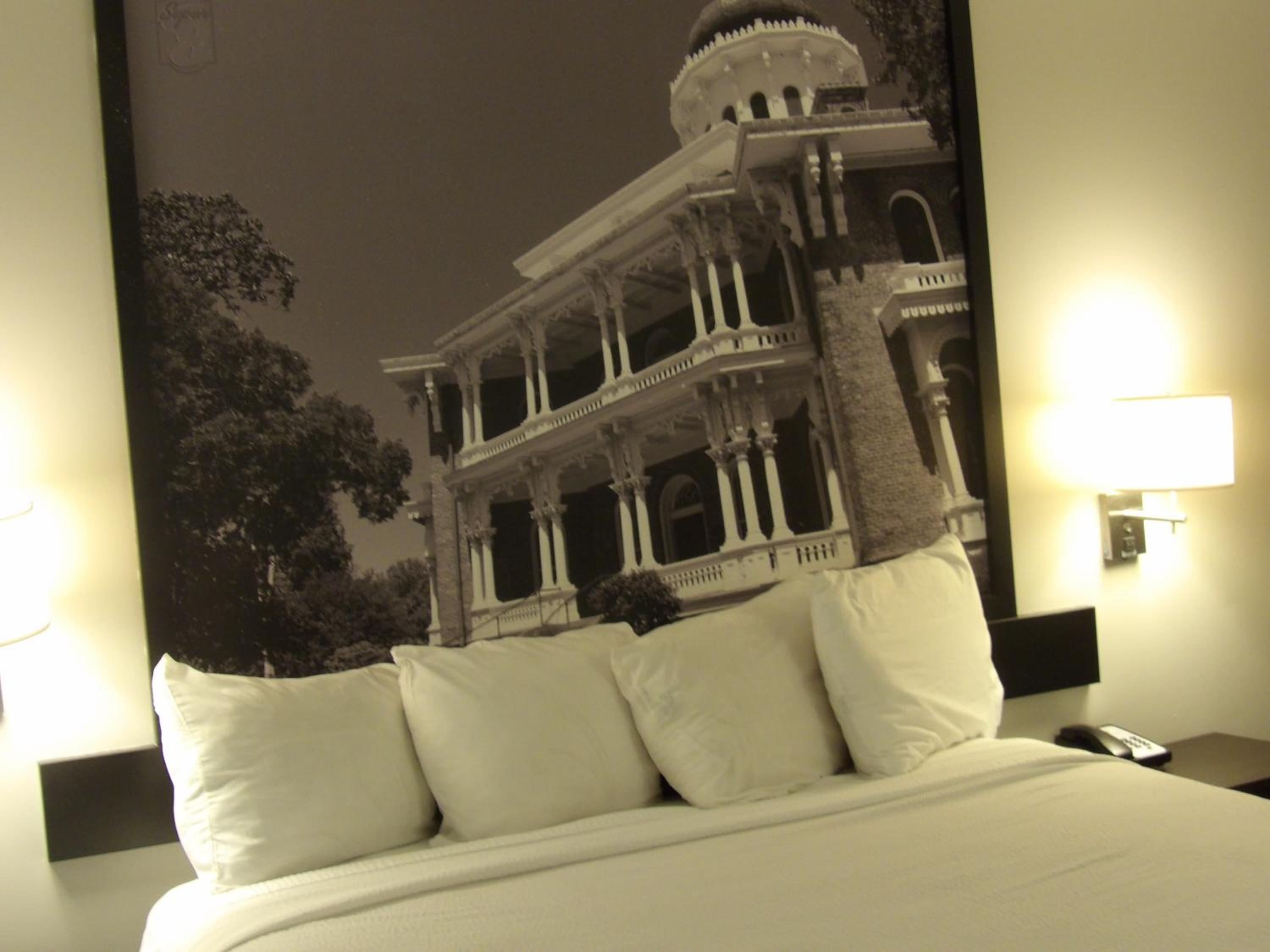 King Room - Non-Smoking - Photo 14