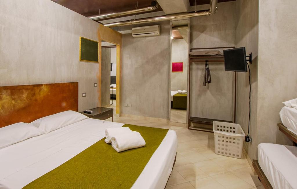 One-Bedroom Apartment - Photo 11