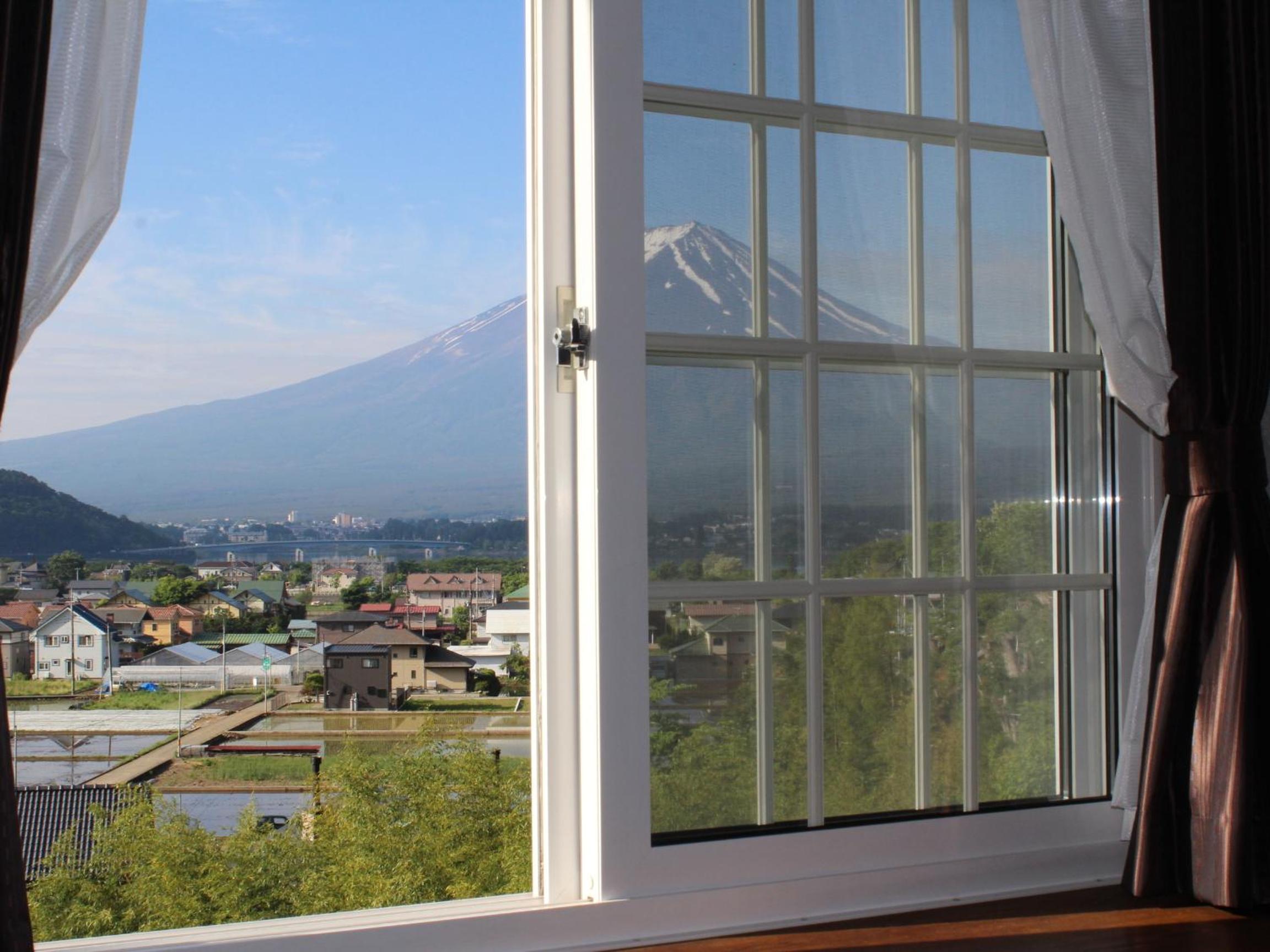 Deluxe Room with Tatami Area and Mt. Fuji View - Non-Smoking photo 3