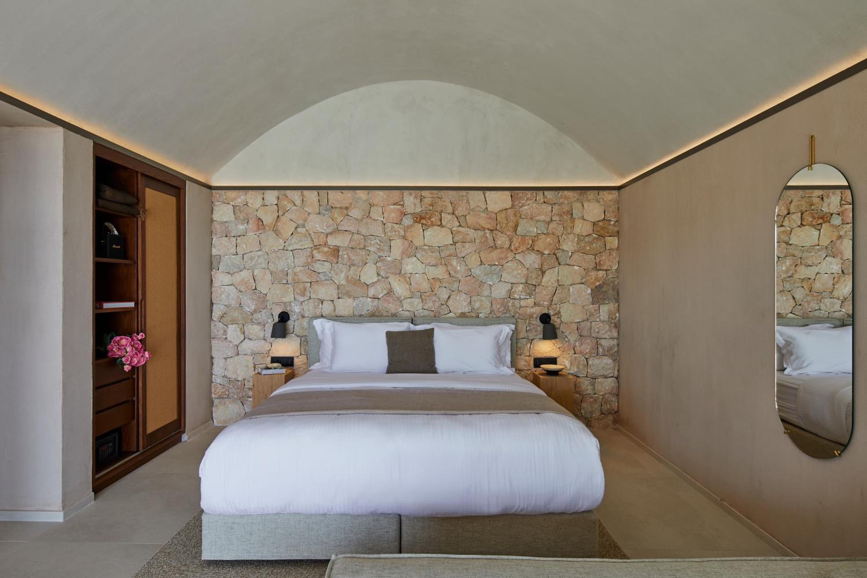 Retreat Suite, with Private Heated Plunge Pool and Sea View