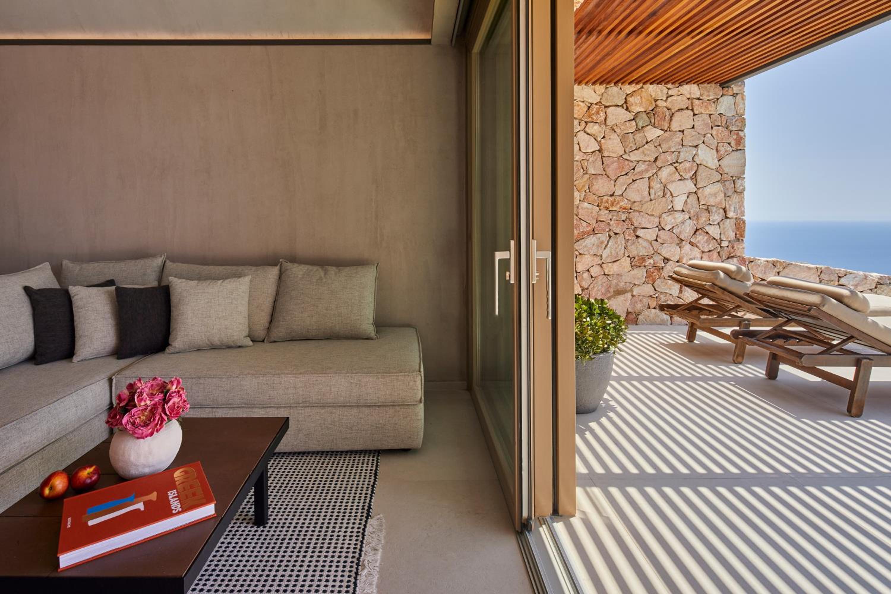 Retreat Suite, with Private Heated Plunge Pool and Sea View photo 3