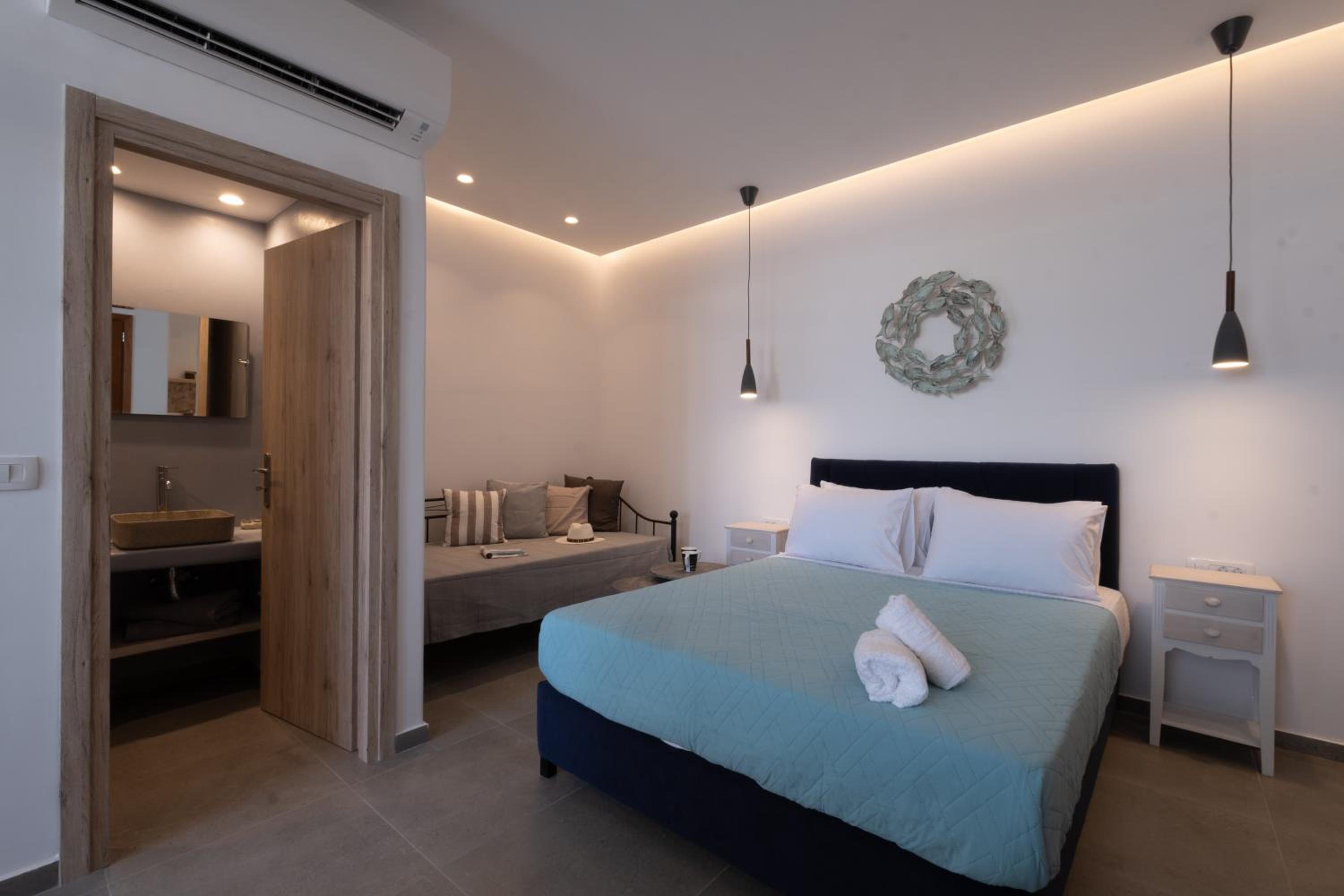 Junior Suite with Private Pool - Photo 4