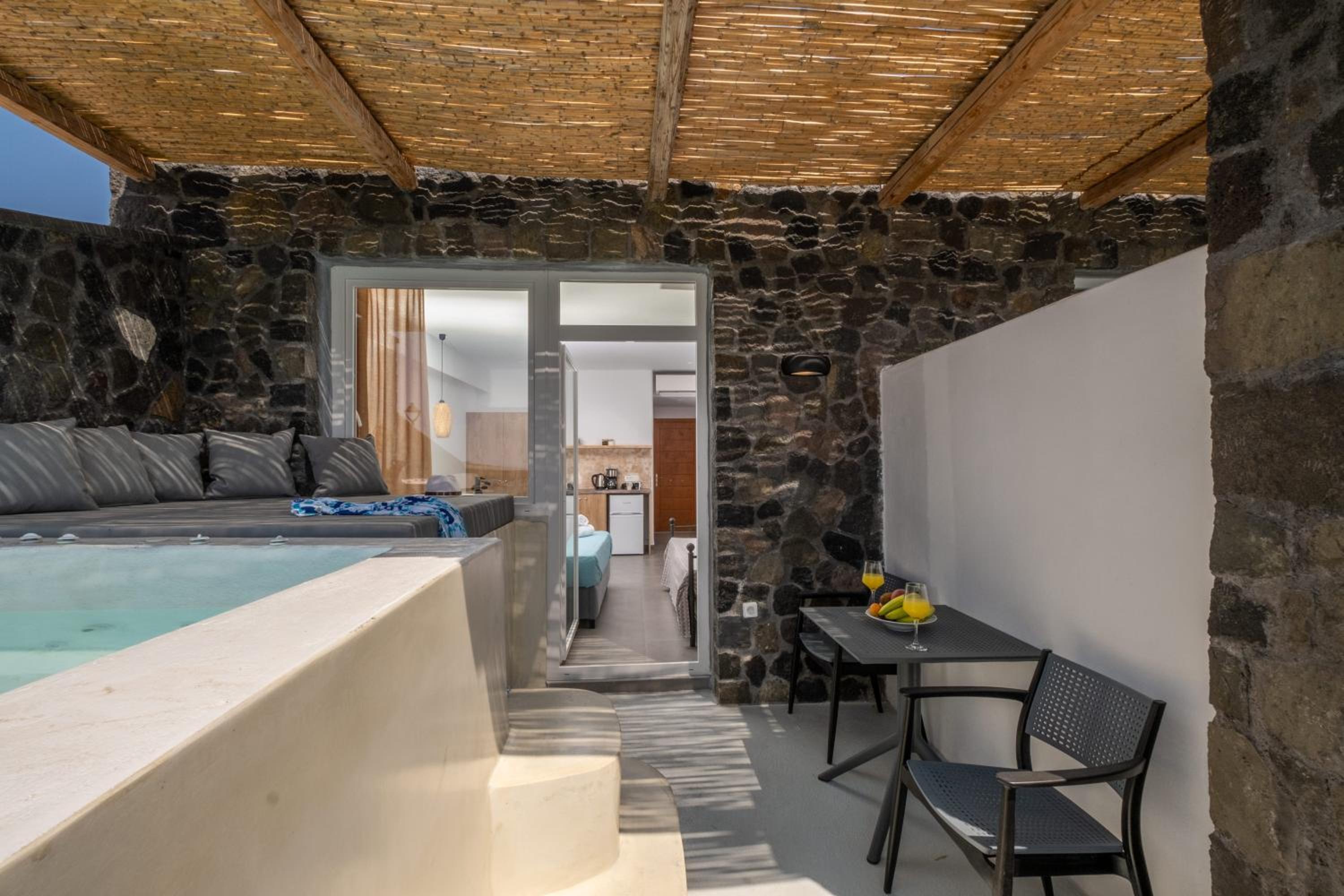 Junior Suite with Sea View - Photo 3