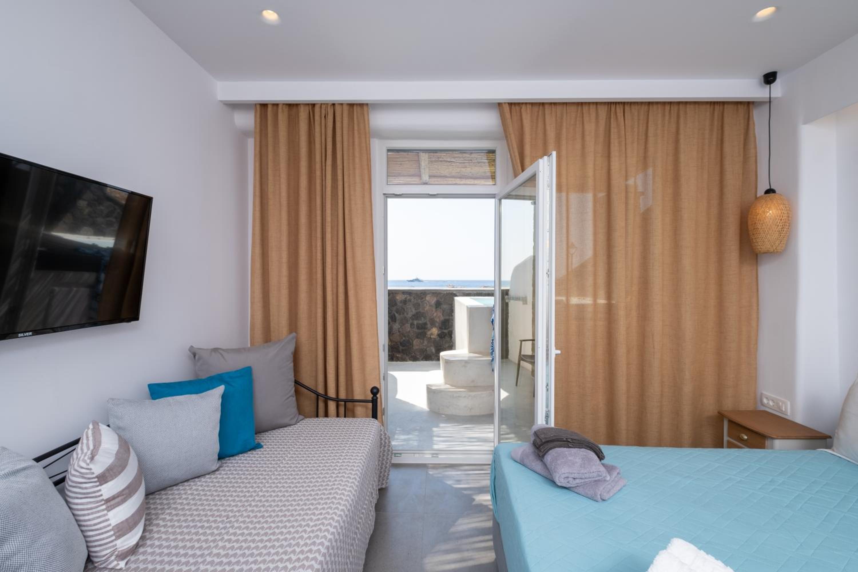 Junior Suite with Sea View - Photo 2